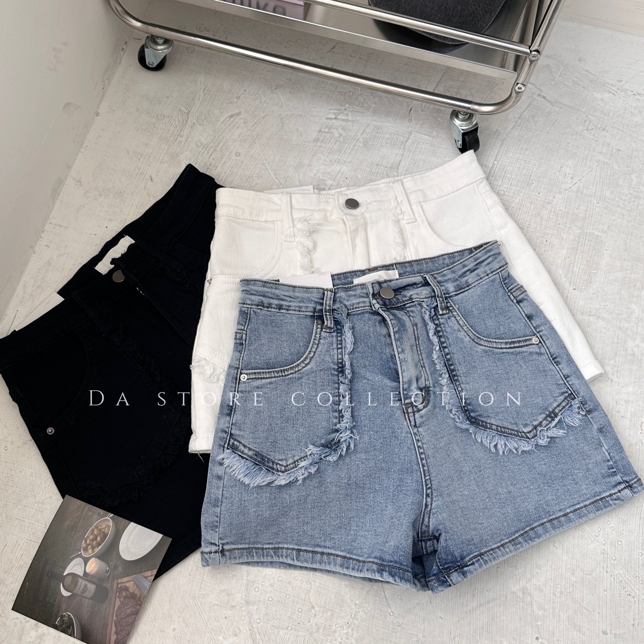 率性毛邊包臀牛仔短褲/三色