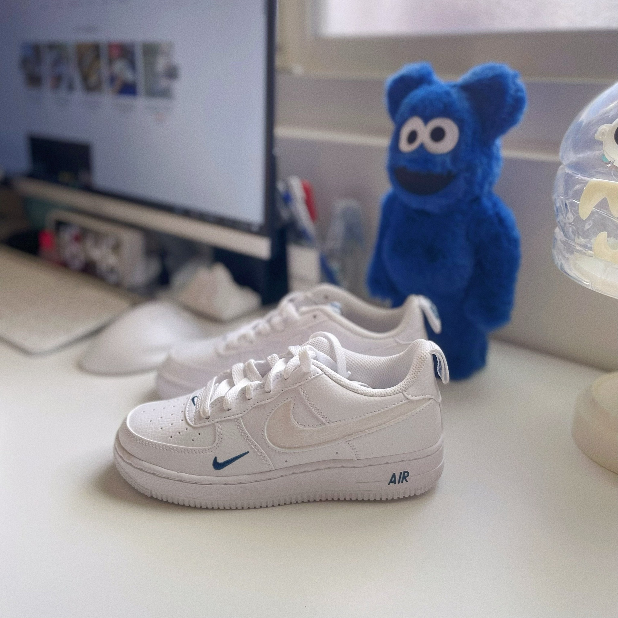 Nike Air Force 1 歐美限定款 天空 小藍勾 刺繡 反光小勾 AF1 FB8034-100