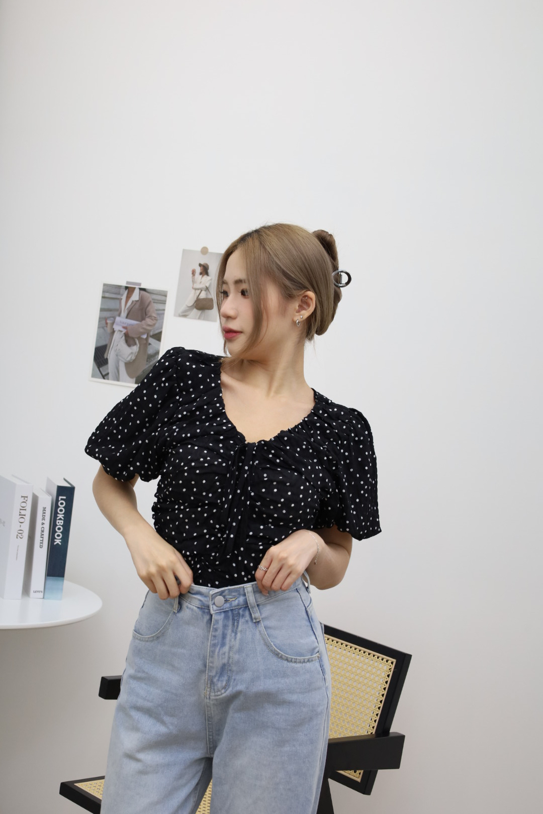 點點抽繩澎袖上衣