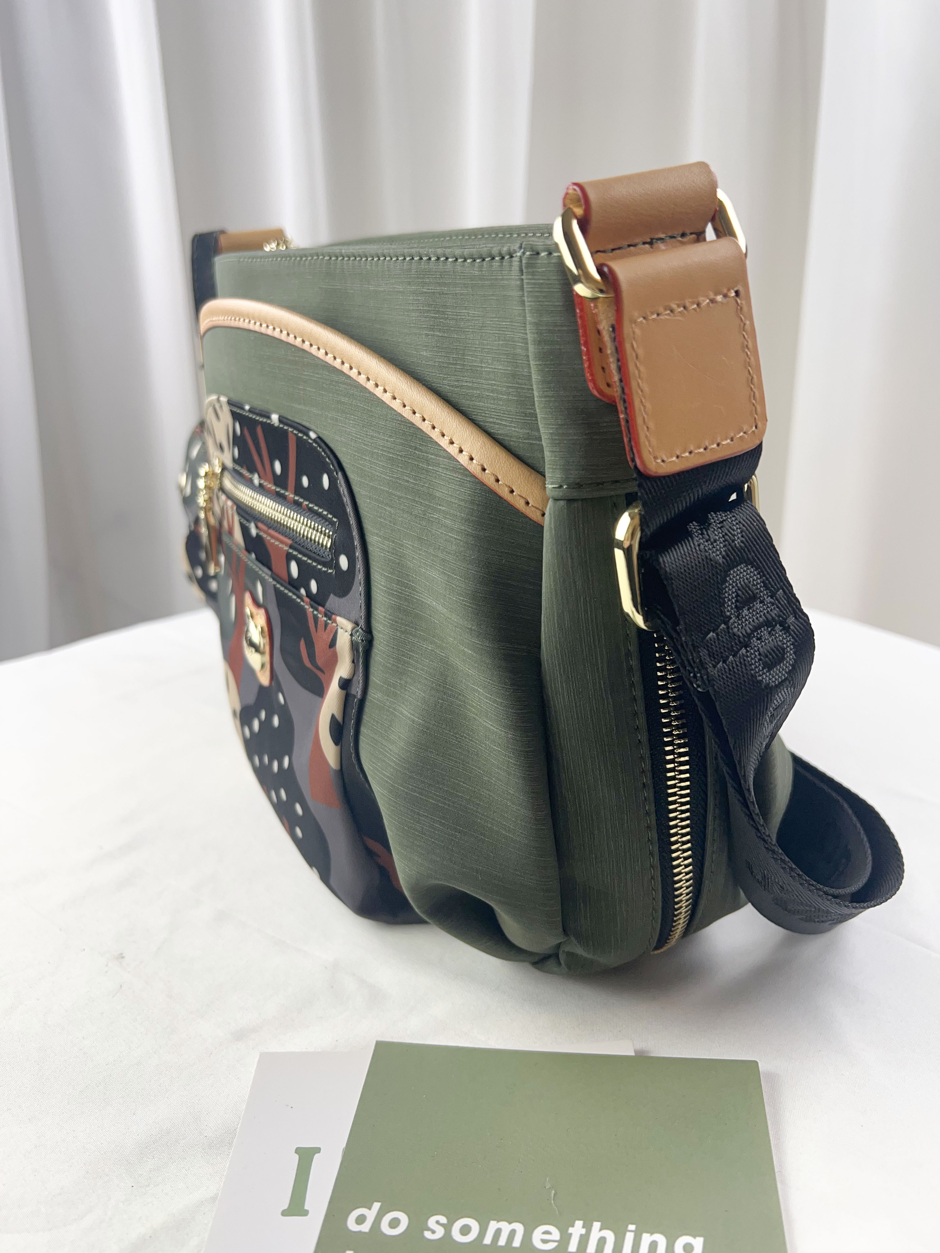 GOODS 綠色拼接繽紛樹木防潑水側背包 附酒精保護套+酒精瓶 #2237