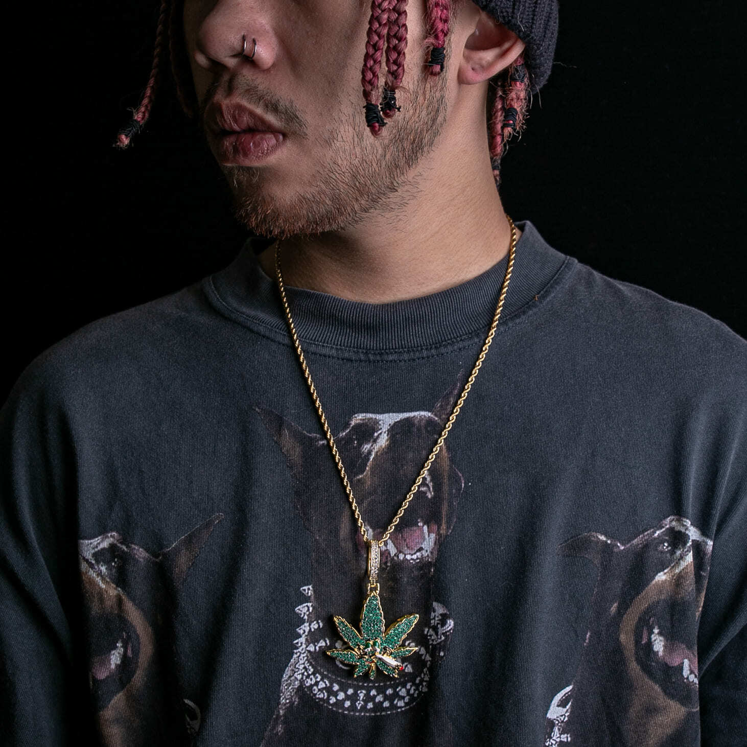 珐瑯卡通臉大麻葉墜飾