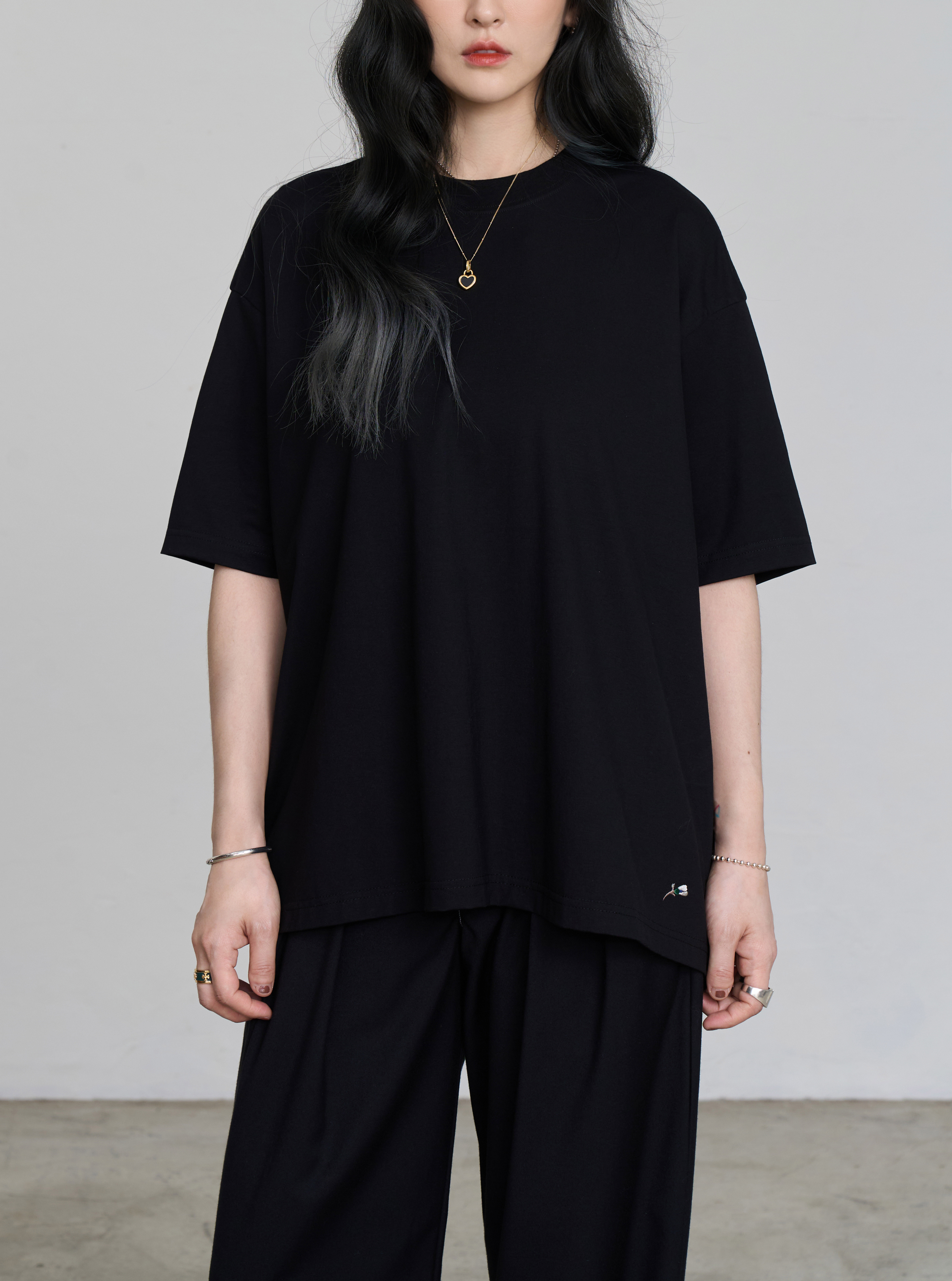 Back Slit Top | Black