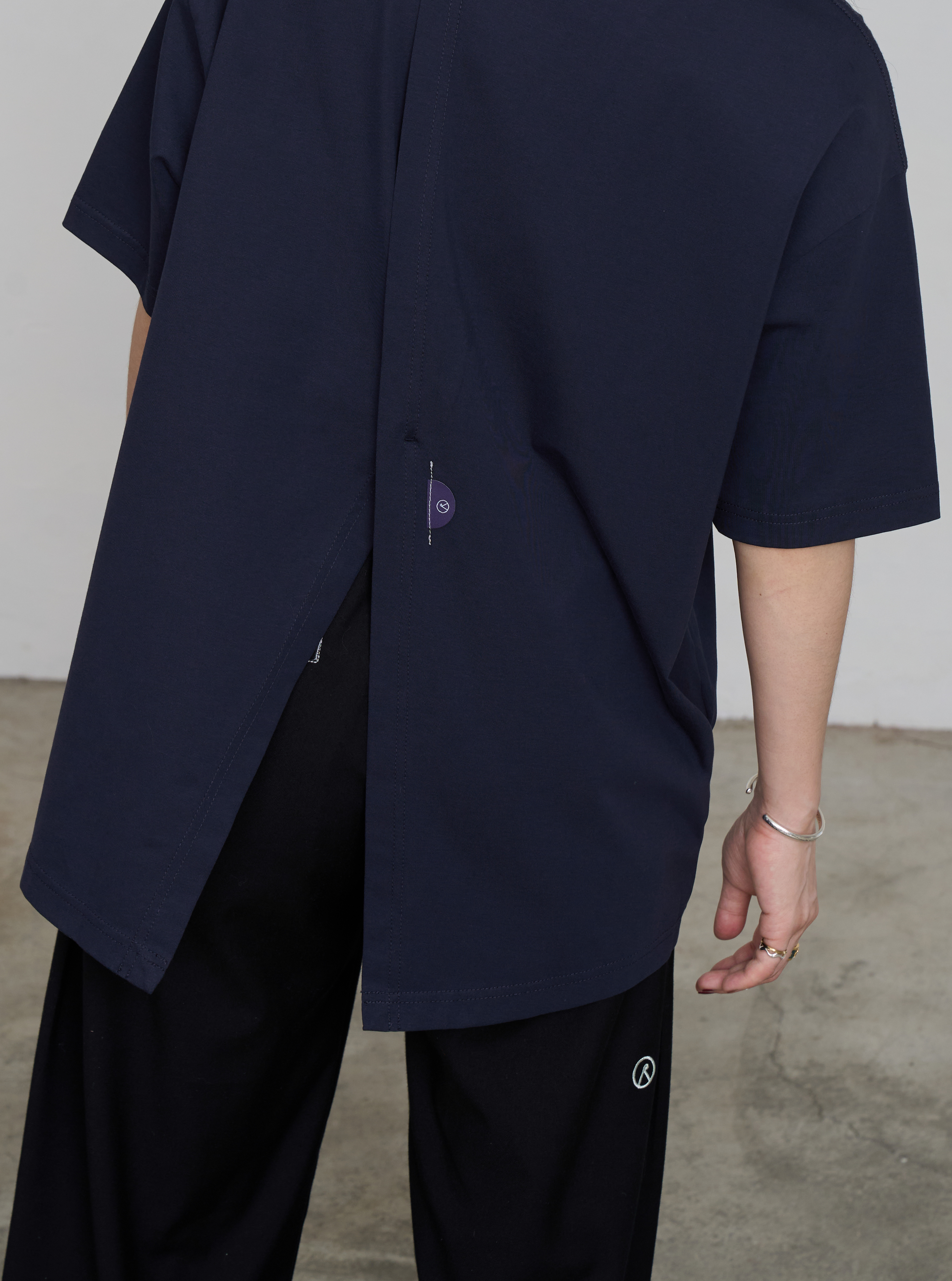 Back Slit Top | Navy