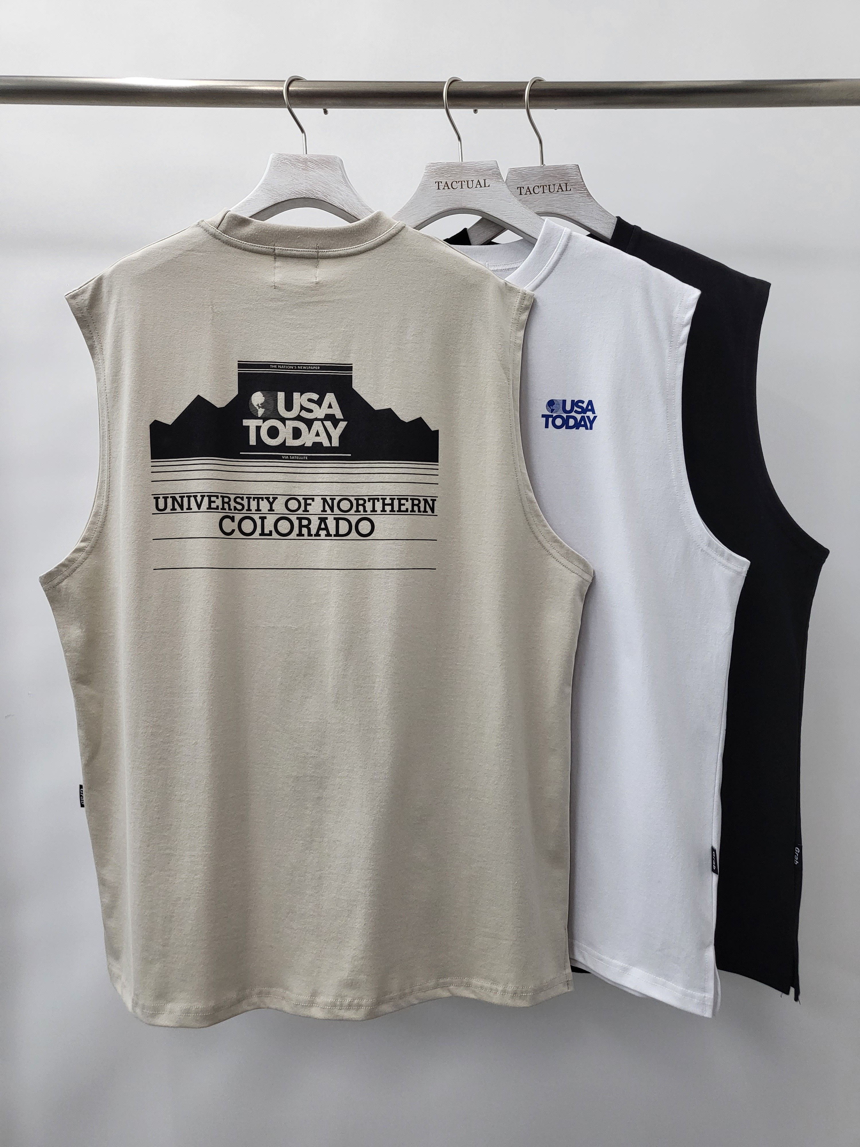 英文字圖案背心 V953