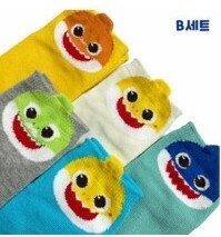 Pinkfong Baby Shark 立體鯊魚家族5組（一套）小童襪子 韓國製造