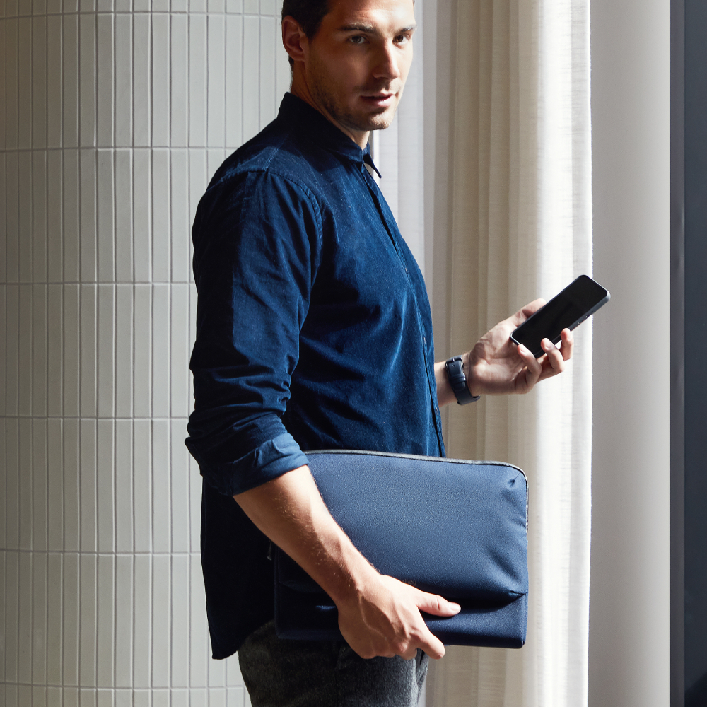 澳洲 Bellroy｜Laptop Caddy 16" 筆電收納兩用保護套 - 海軍藍