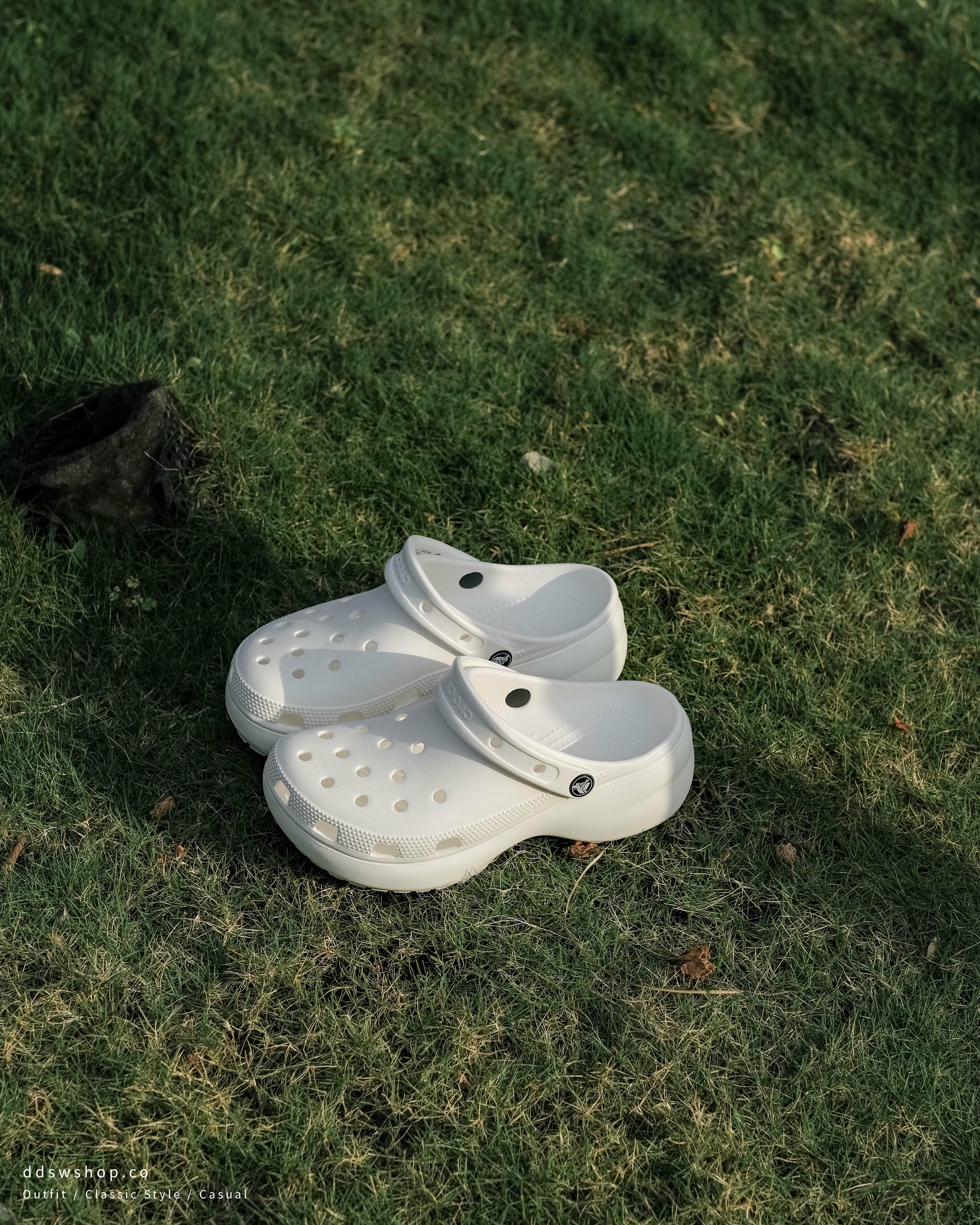 Crocs 涼拖鞋 經典克駱格 布希鞋 洞洞鞋 鯨魚厚底 黑色 白色 淺奶茶