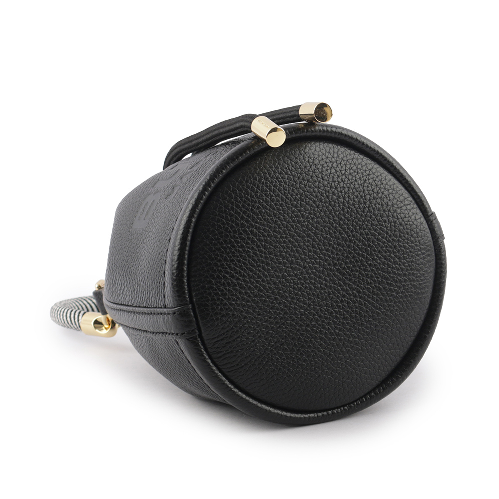 【MARC JACOBS】The Bucket Bag Logo 壓印二用迷你水桶包(黑色)