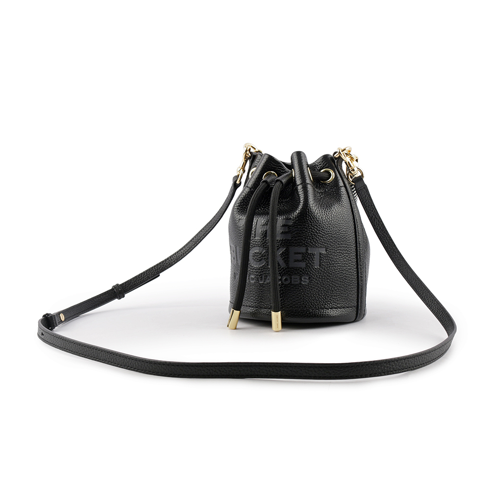 【MARC JACOBS】The Bucket Bag Logo 壓印二用迷你水桶包(黑色)