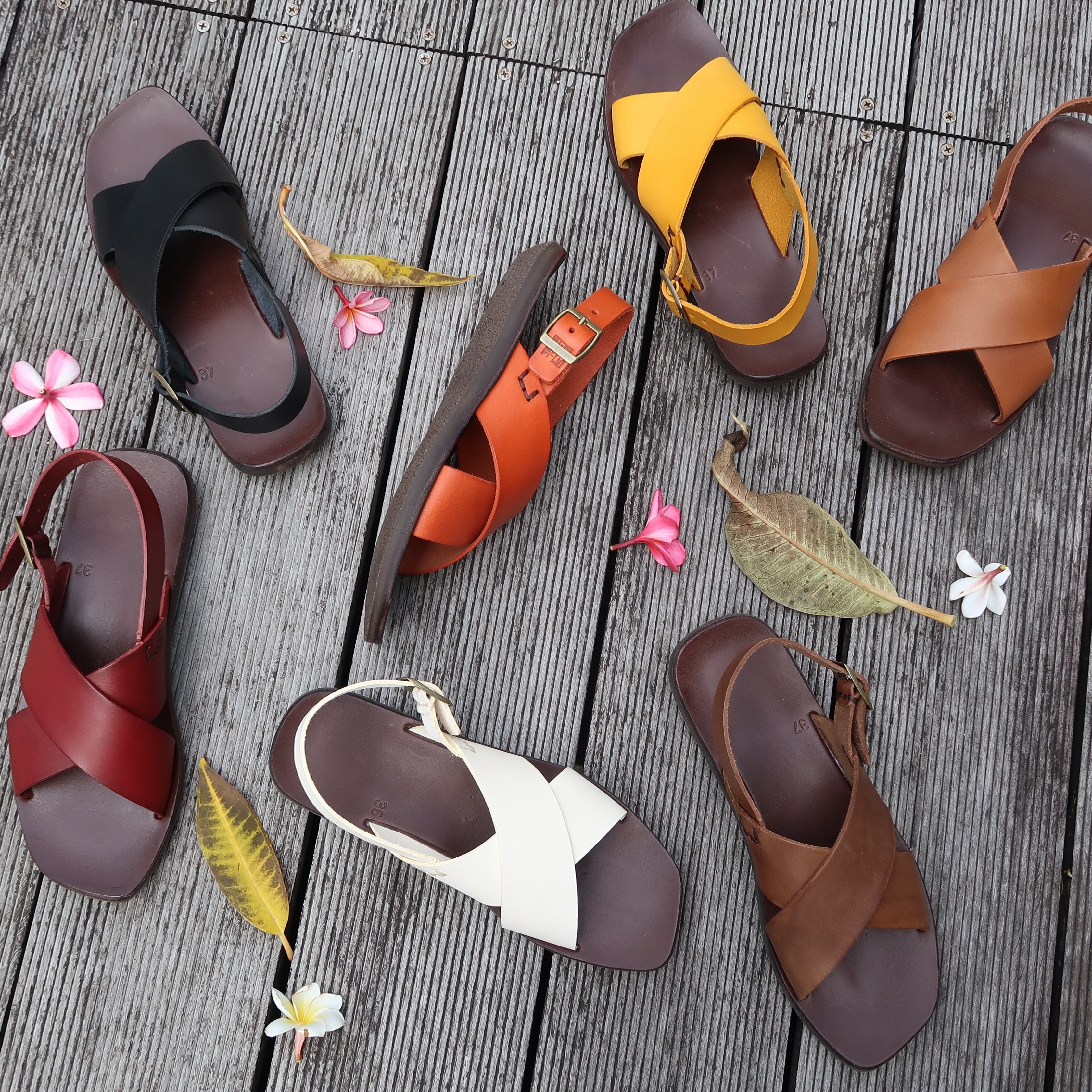 【實力派】義大利進口手染植鞣牛皮涼拖鞋，植鞣革中底鞋墊，符合人體工學的足弓底台台灣製造手工鞋