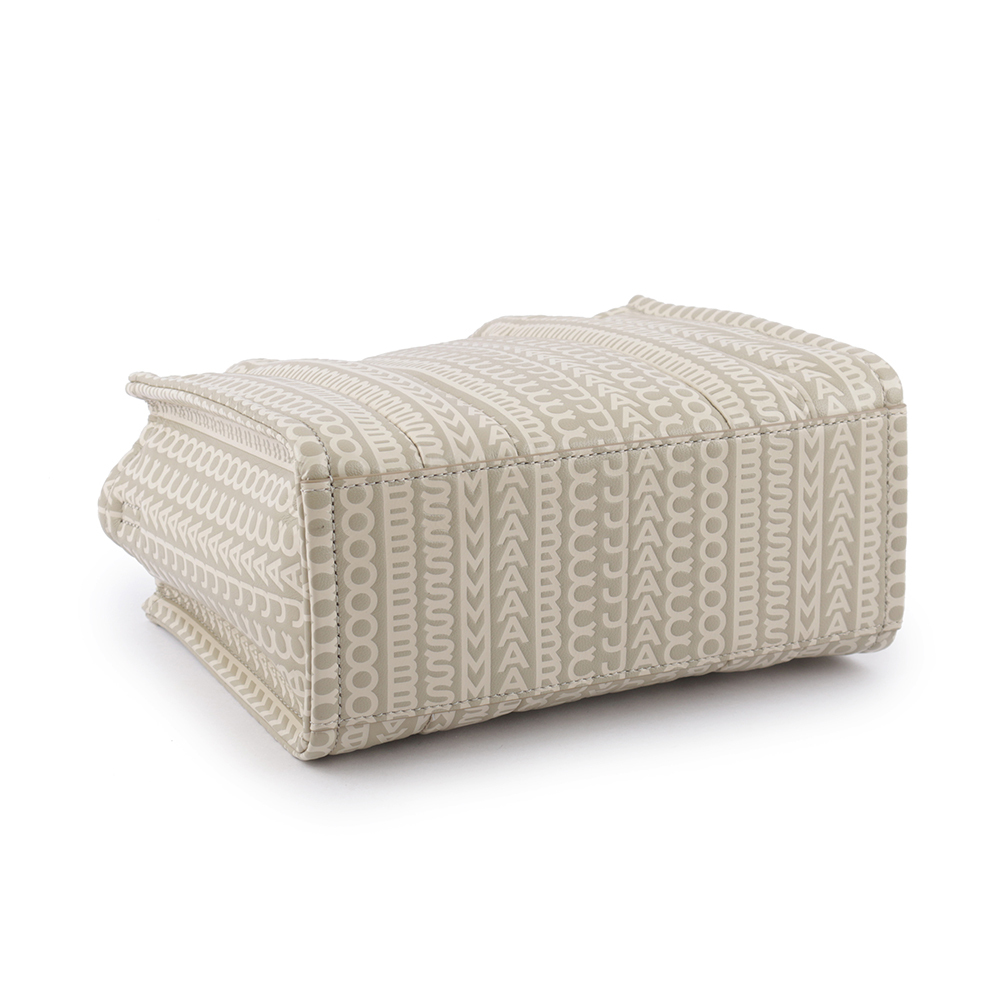 【MARC JACOBS】滿版標誌小羊皮小款托特包(卡其色) 2S3HTT001H03 223