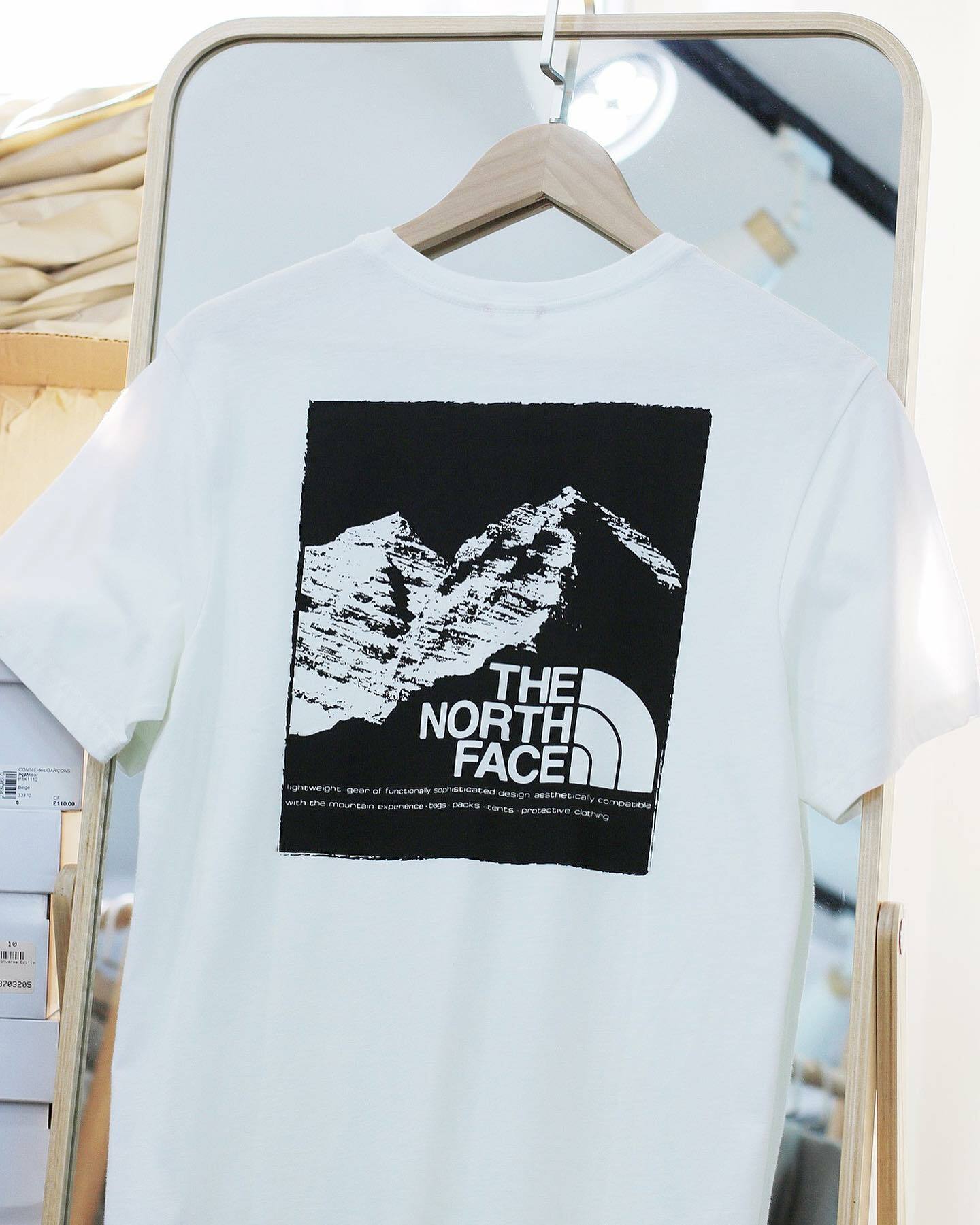 The North Face Graphic Tee white 白色  黑色