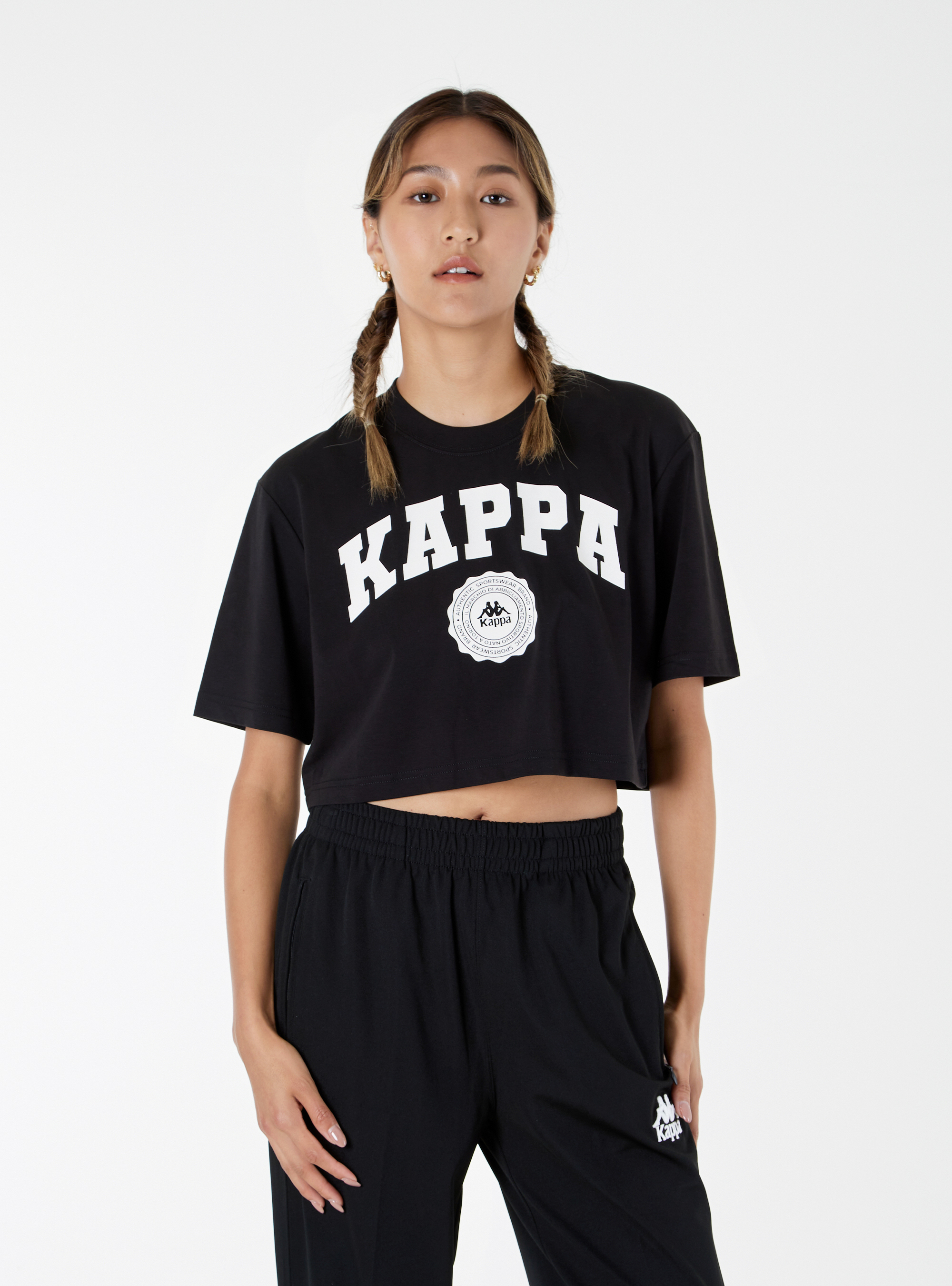 女生字母印花寬鬆短版短袖T-Shirt｜Kappa 台灣官方線上購物