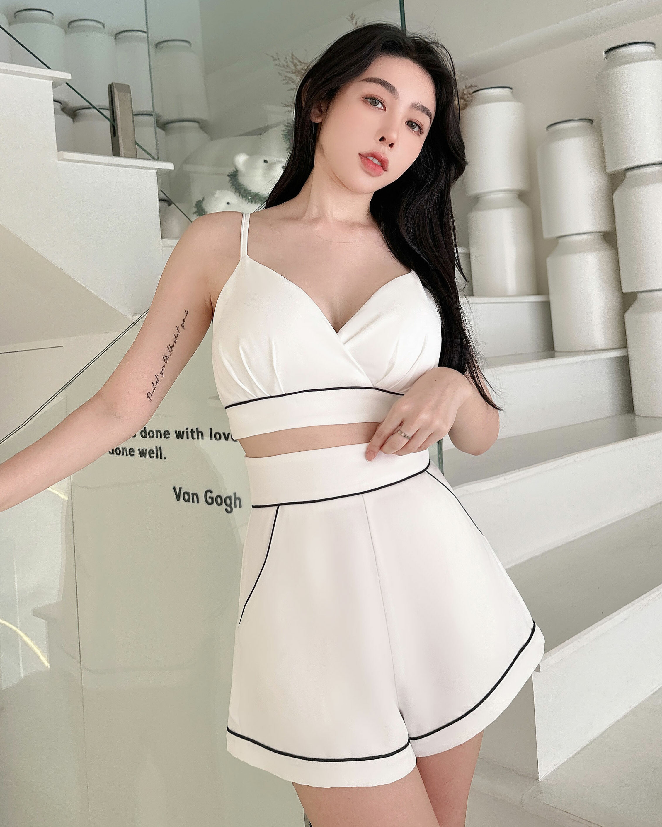 訂製-休閒細肩撞色邊條套裝