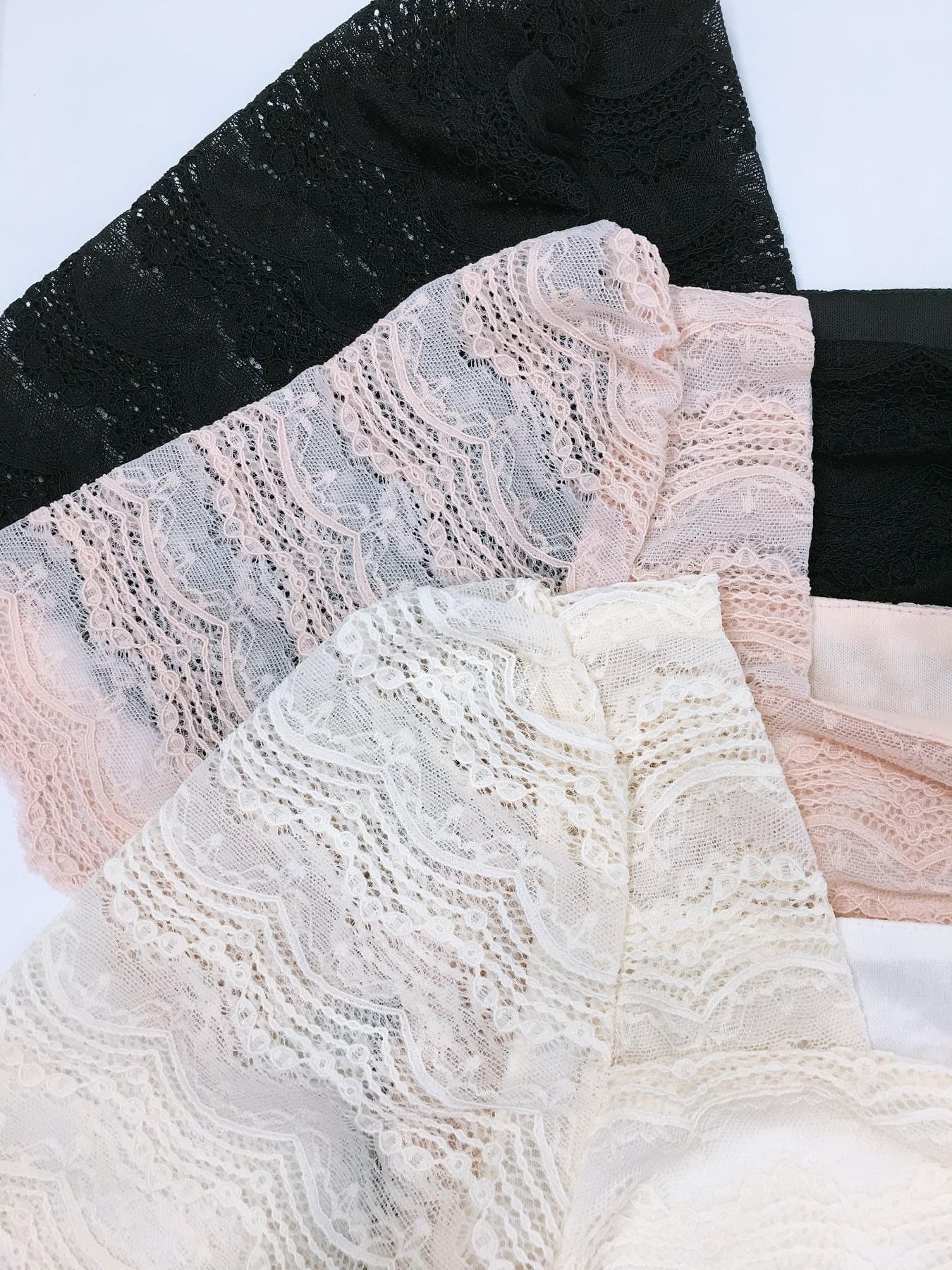 J92199 - Elegant Lace Top
