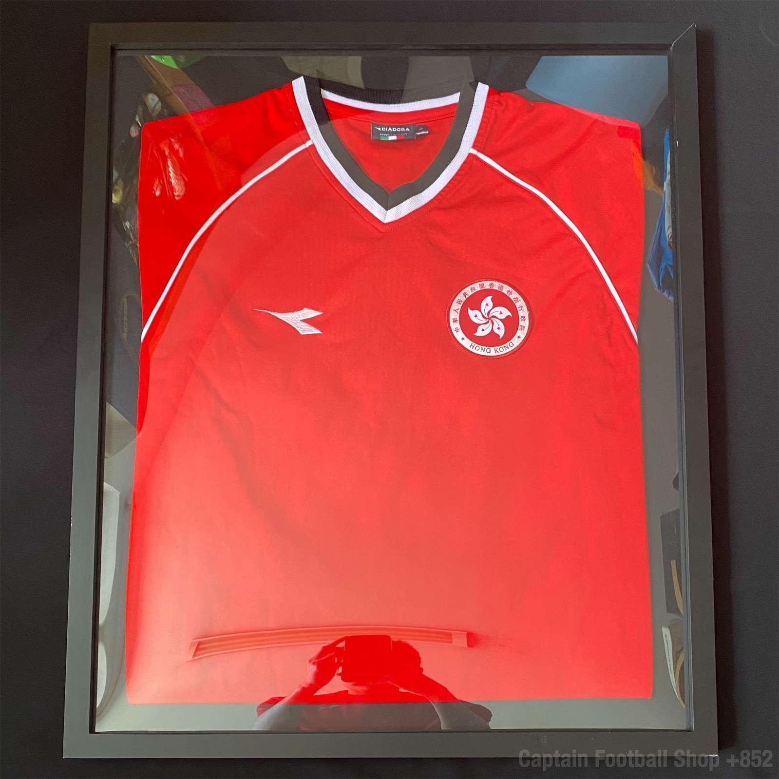 Framed Hong Kong Football Team 2003-2004 Home shirt