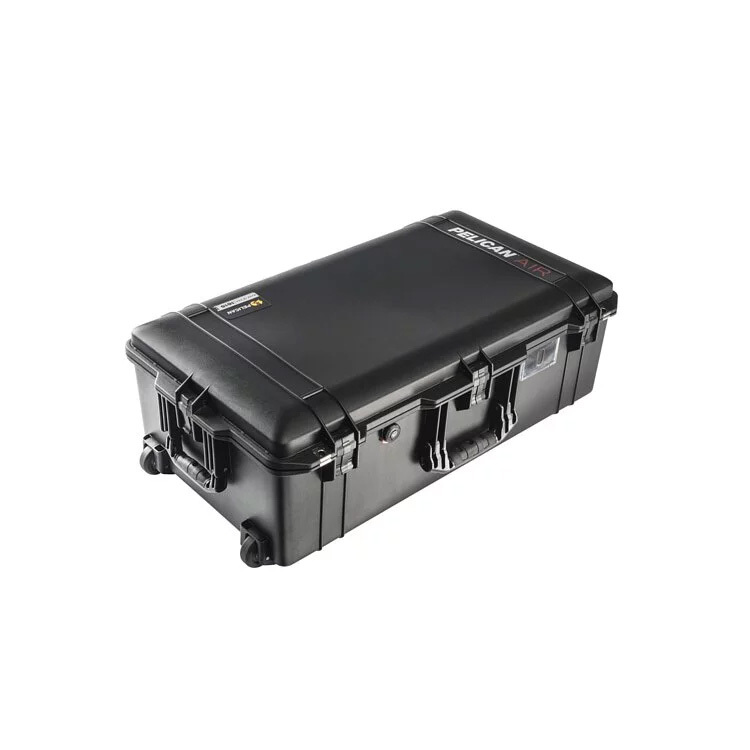 Pelican 1615 Air with Dividers