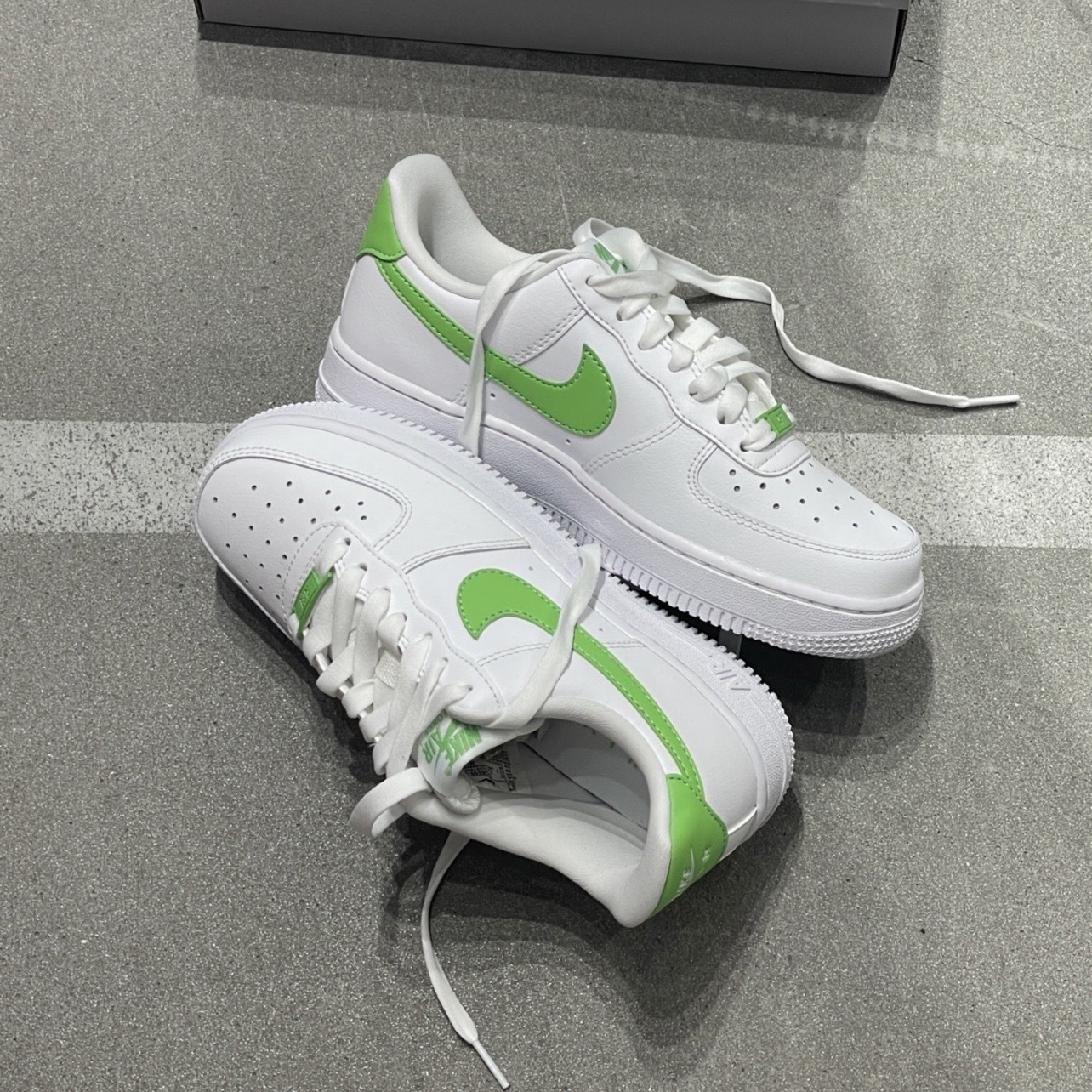 NICEDAY 現貨Nike Air Force 1 青蘋果綠白空軍一號女款DD8959-112