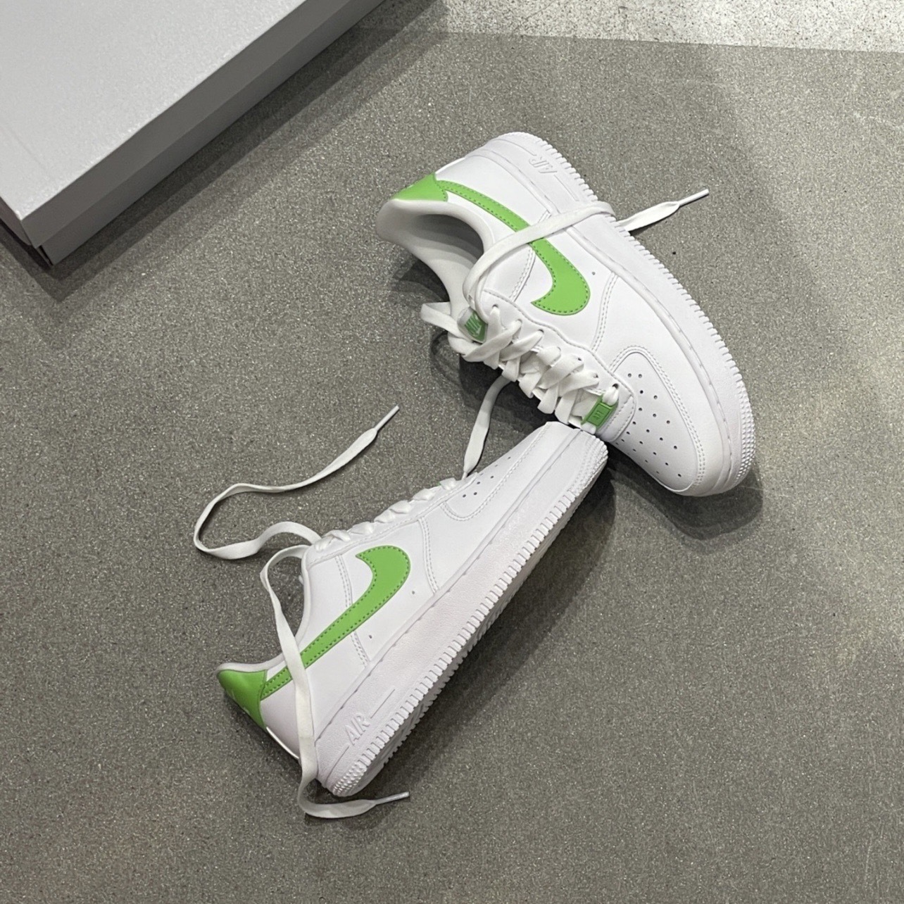 NICEDAY 現貨 Nike Air Force 1 青蘋果 綠 白 空軍一號 女款 DD8959-112