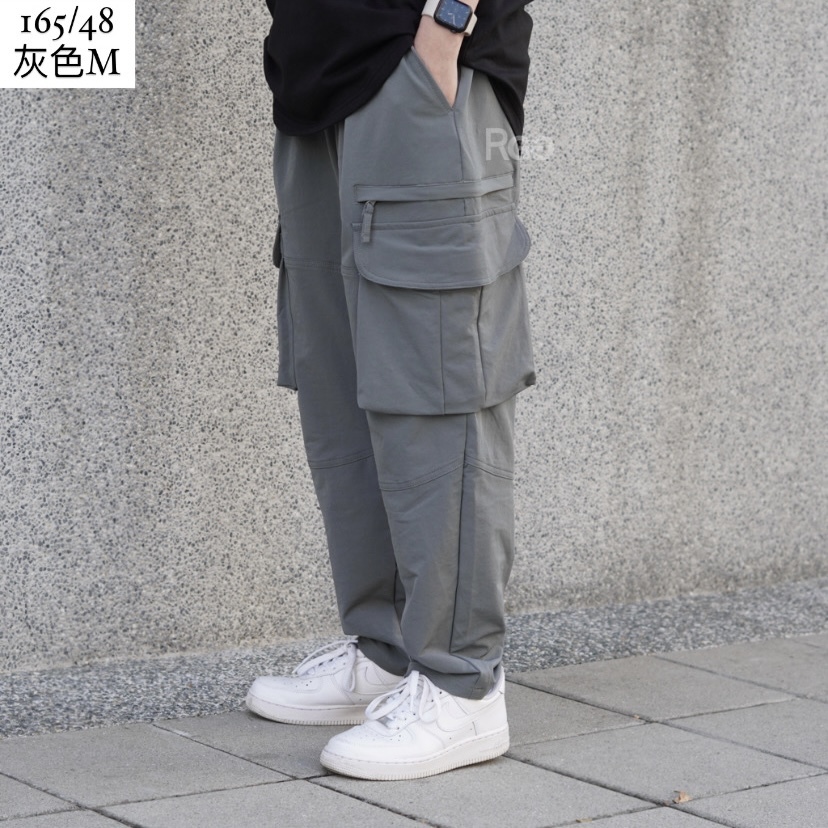 口袋拉鍊工裝彈長褲側面實著照