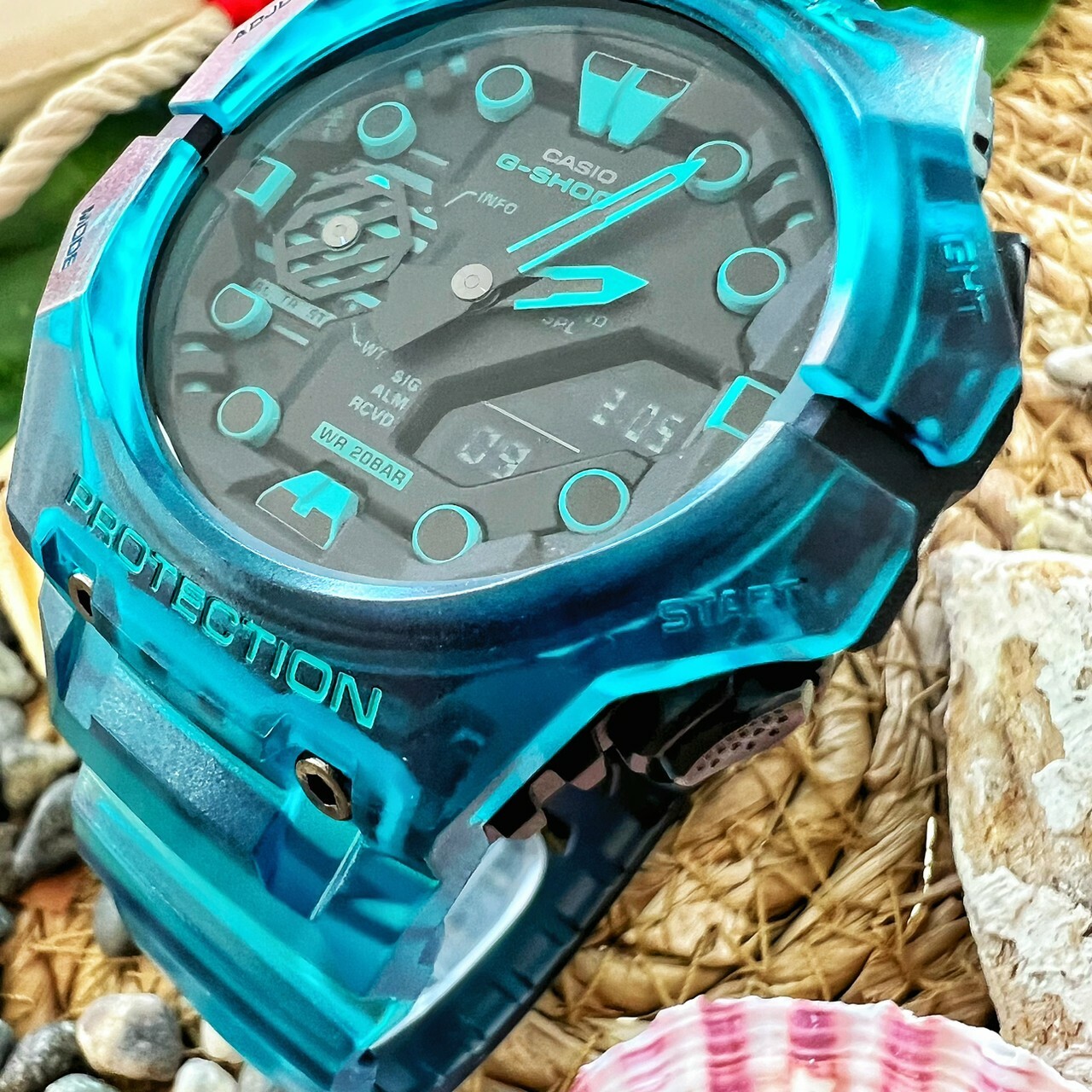 【G-SHOCK】藍芽碳纖維防護半透明科幻炫藍雙顯錶 GA-B001G-2A 46mm 現代鐘錶