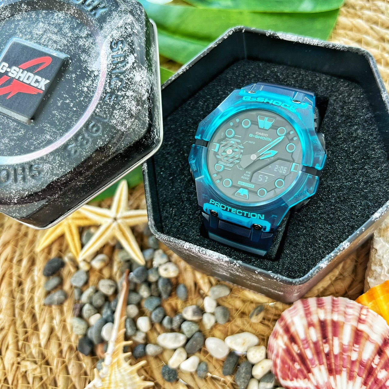 【G-SHOCK】藍芽碳纖維防護半透明科幻炫藍雙顯錶 GA-B001G-2A 46mm 現代鐘錶