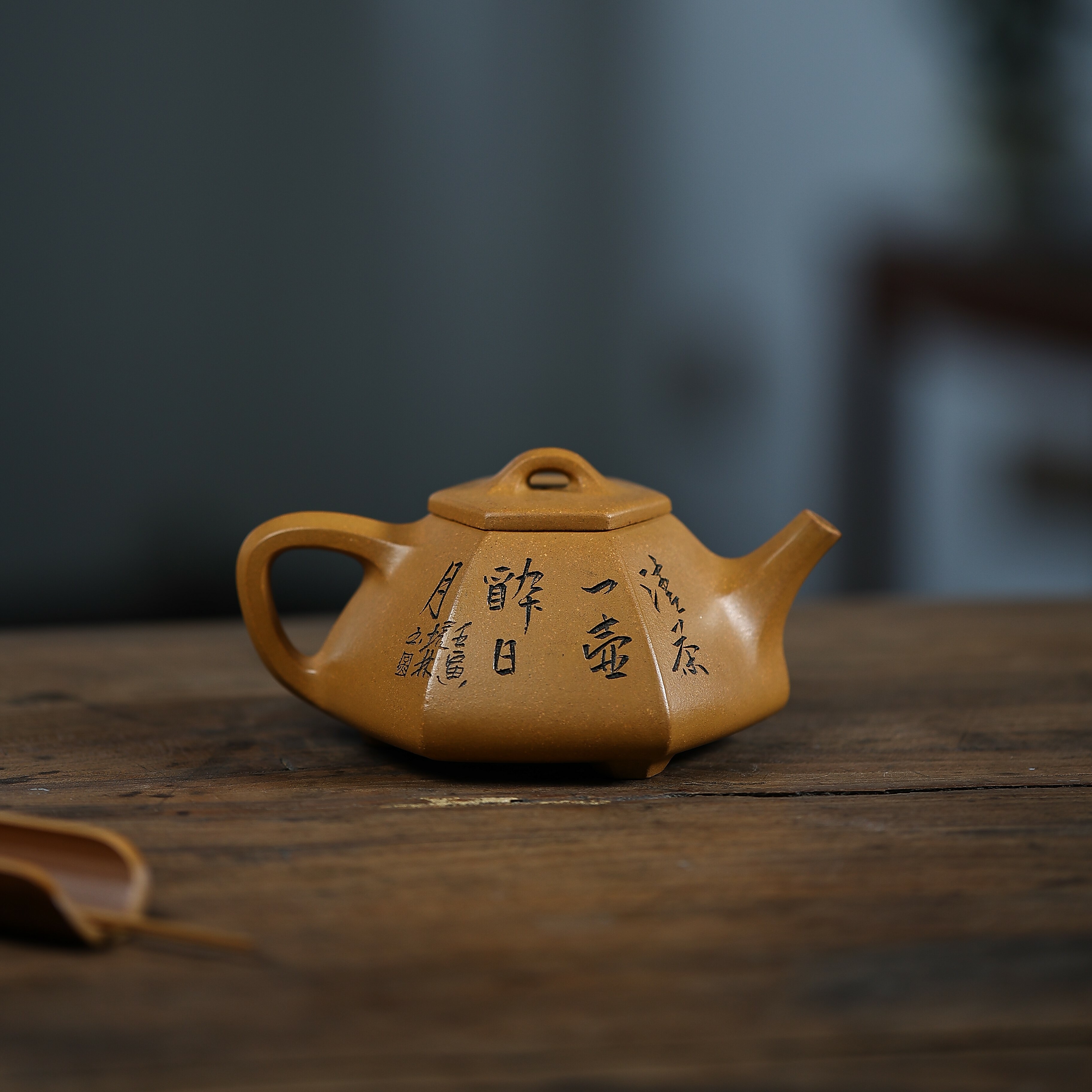 銅製 泥金 犀牛 置物 賞物 極細工 美術品 極美品 24cm x 高11cm 銅製 泥金 犀牛 置物 賞物 極細工 美術品 極美品 24cm x 高11cm 銅製