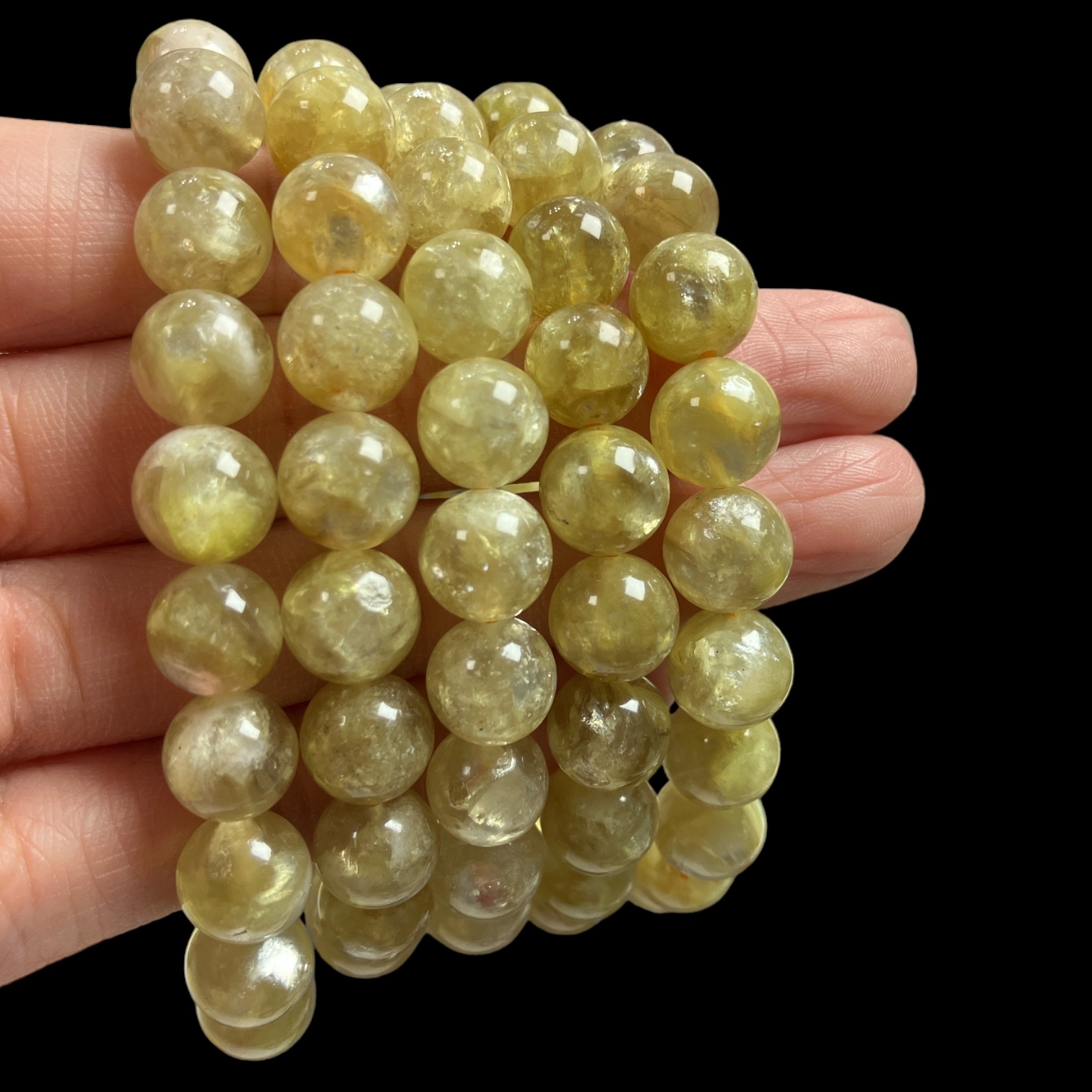 240414 - D57 9-10mm黃金祖母晶手串