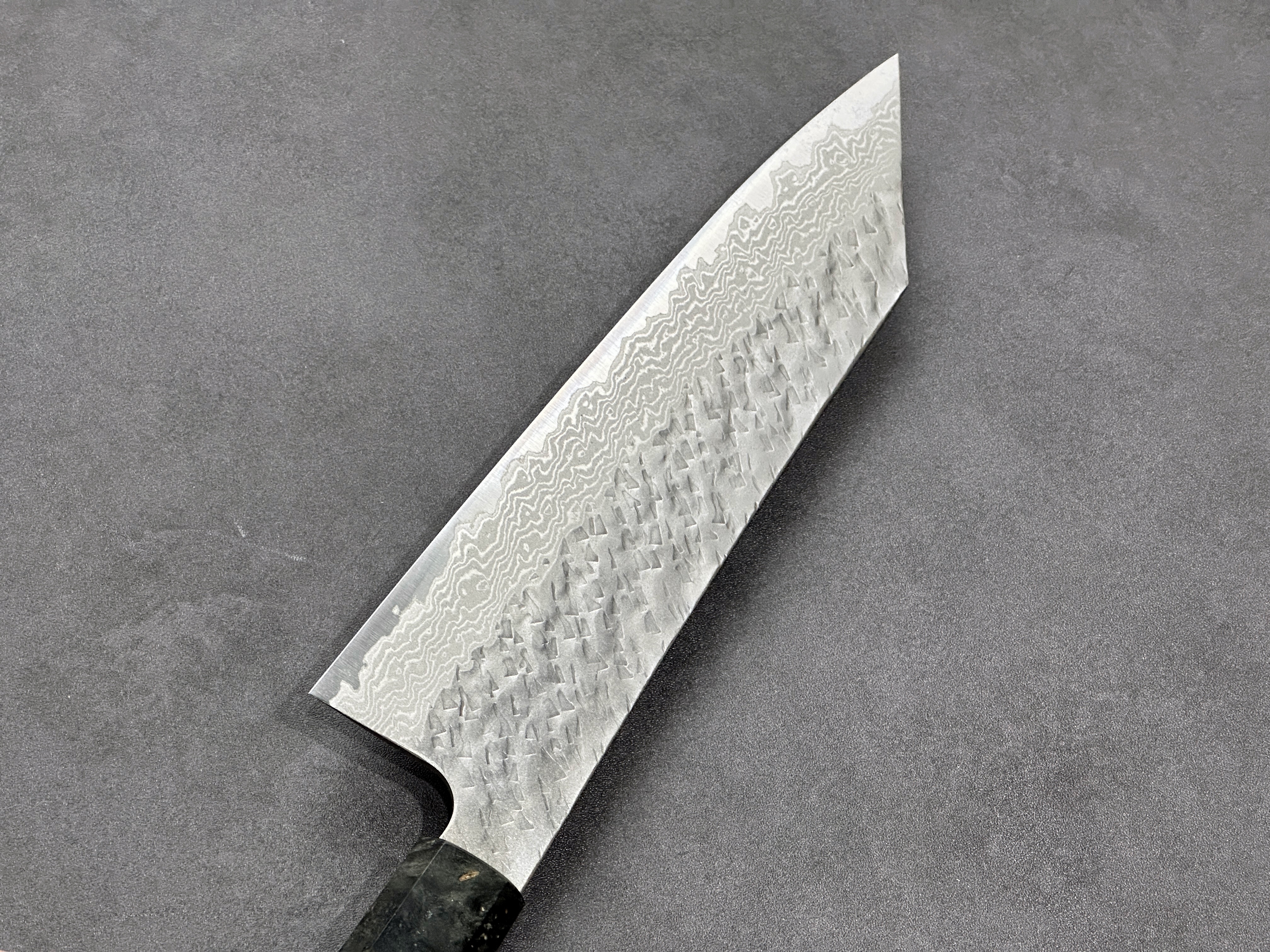 二唐刃物鍛造所 Nigara VG10 槌目 ダマスカス 切付牛刀 210mm 1.2