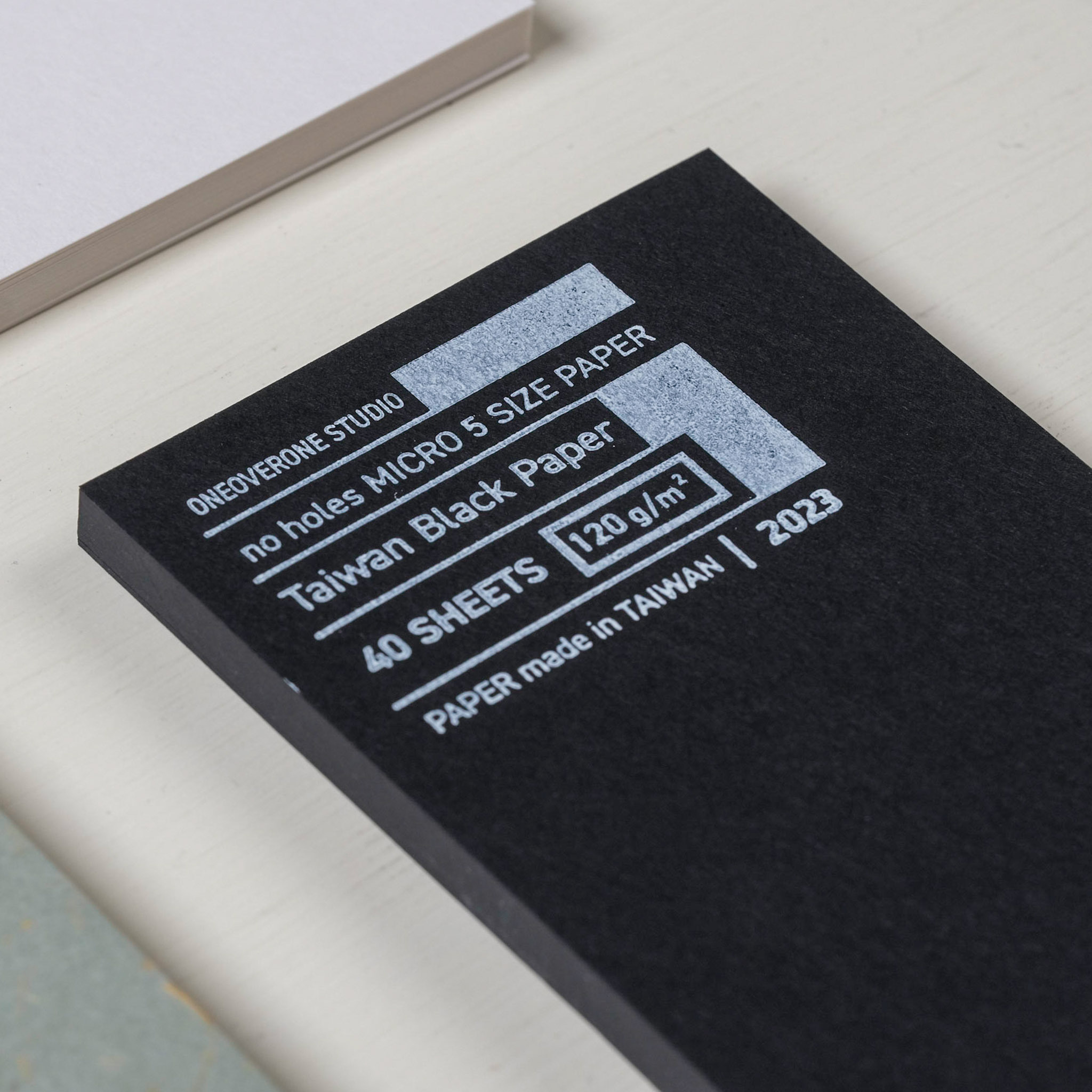 無孔 MICRO5尺寸 台灣黑紙 Taiwan Black Paper ｜一分之一工作室 臺灣