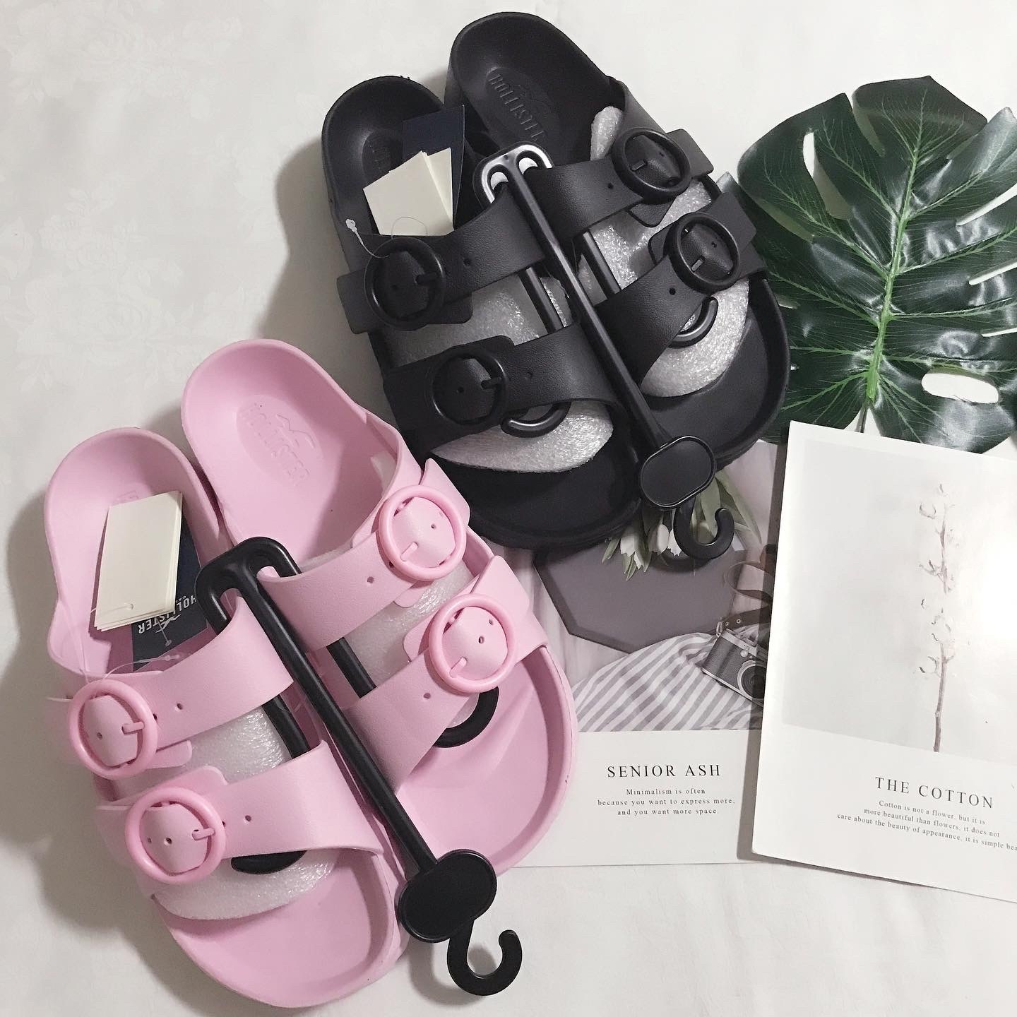 HOLLISTER RUBBER BUCKLED SANDALS