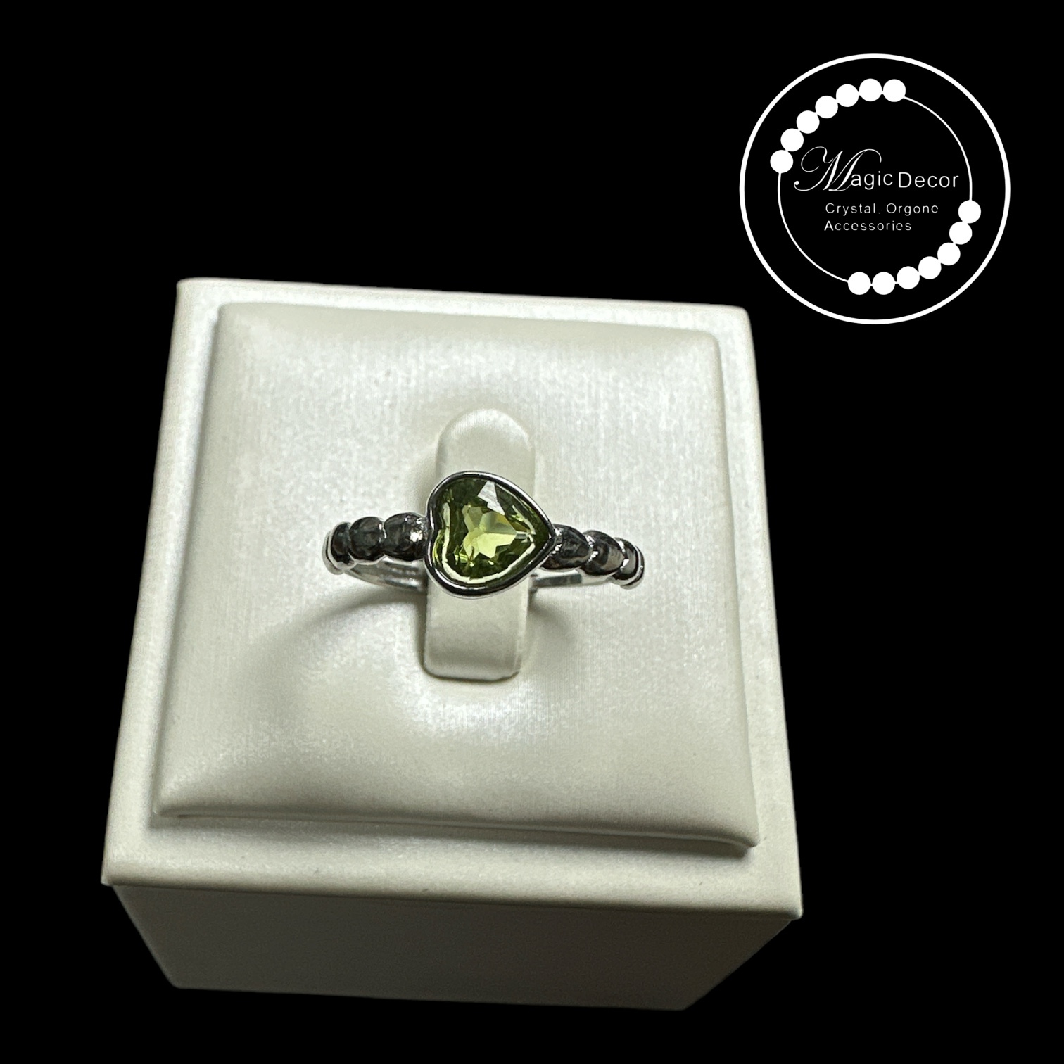 260417 - A5 綠橄欖石心心扭紋半銀開口戒指