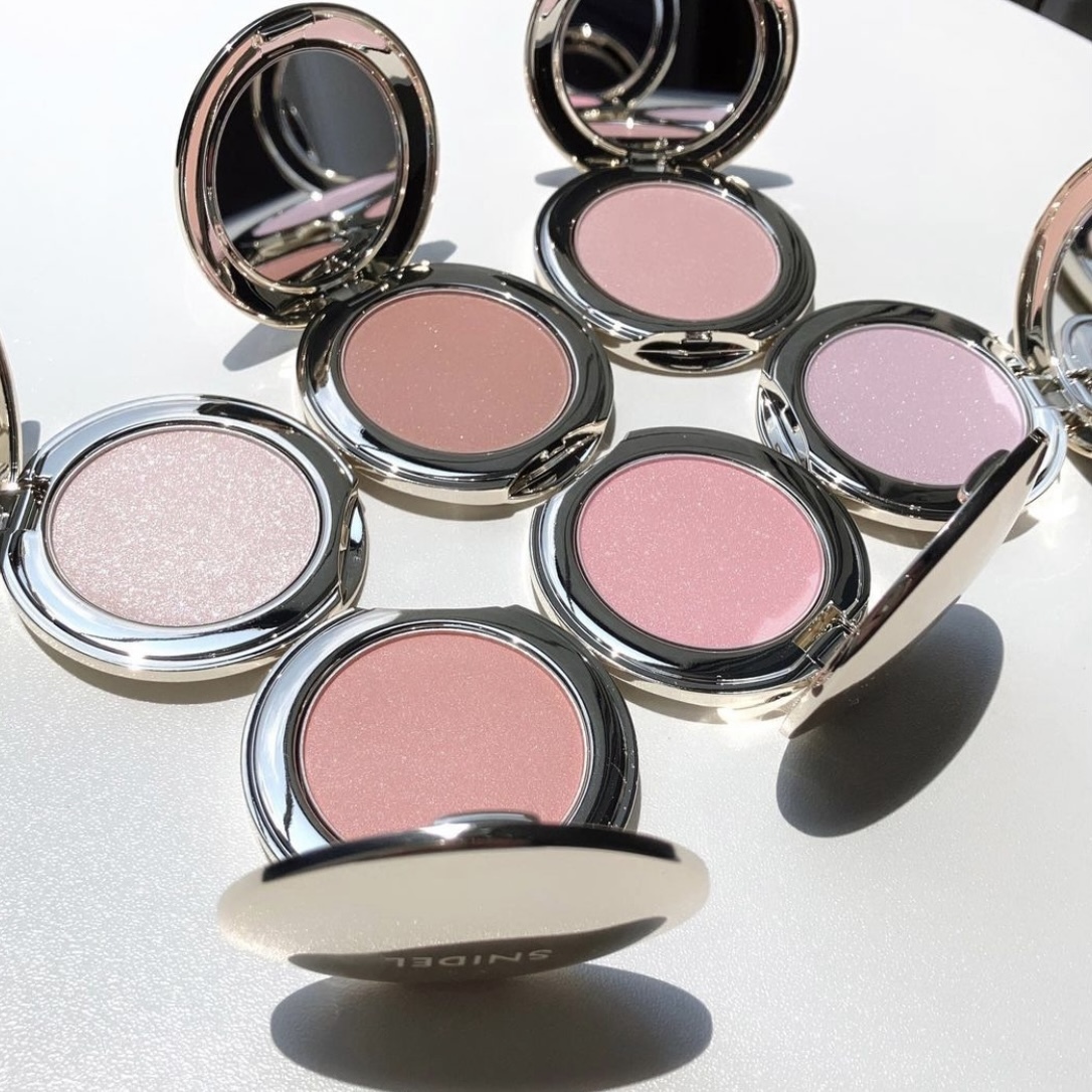 SNIDEL BEAUTY Skin Glow Blush 柔滑珠光胭脂 01-06色