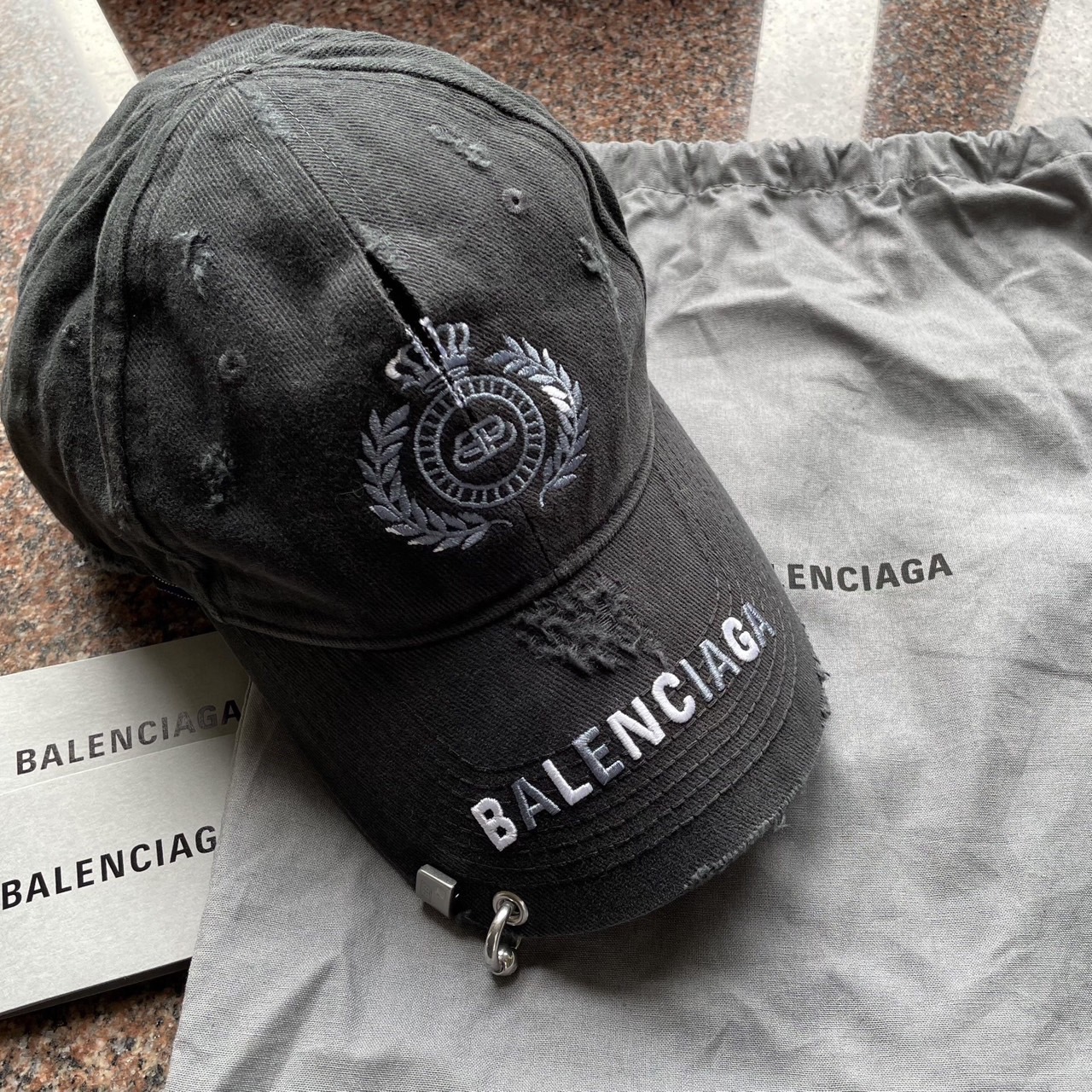 【APAIR】預購Balenciaga 21FW Destroyed Piercing Cap 水洗破壞 