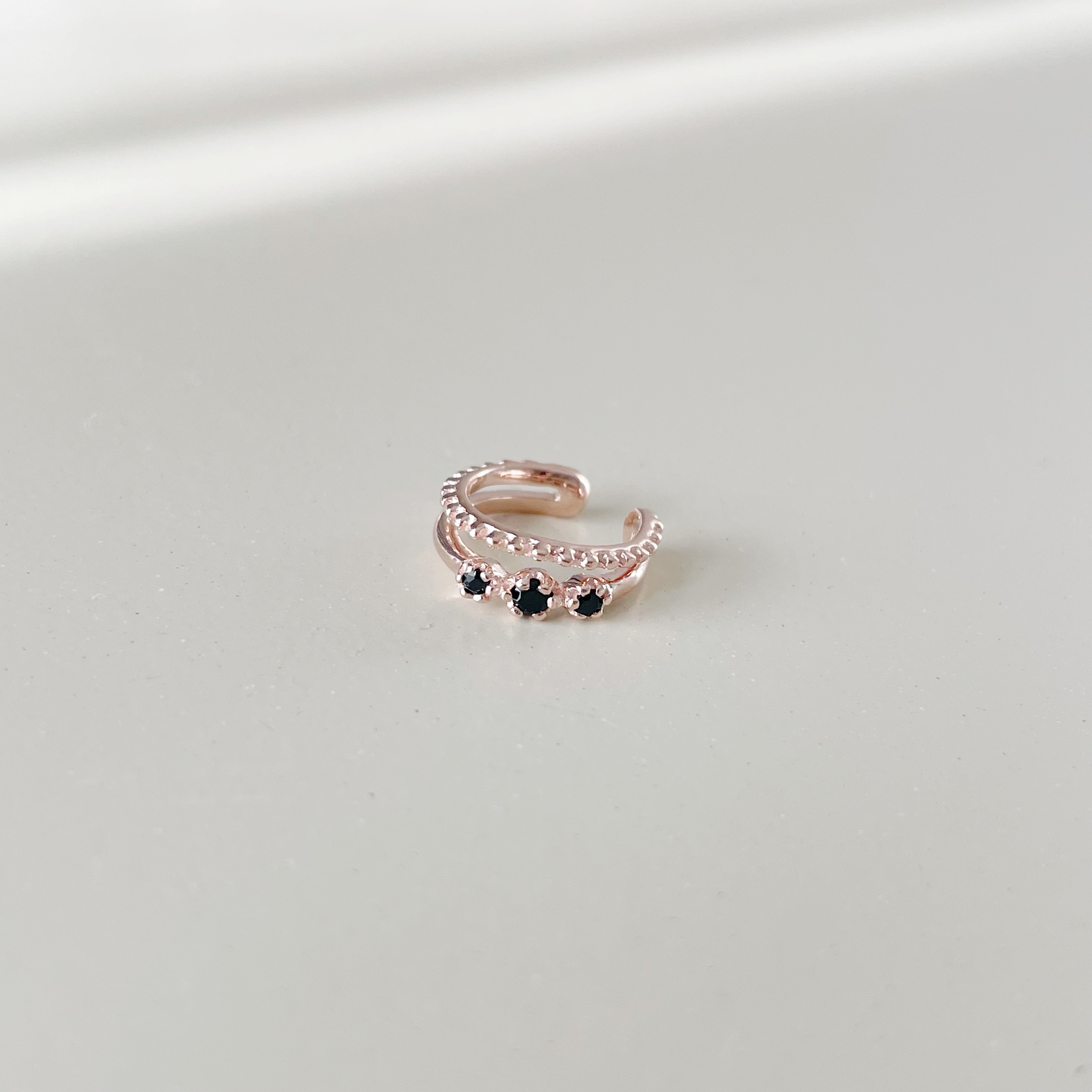 mini六爪黑尖晶雙層耳骨夾