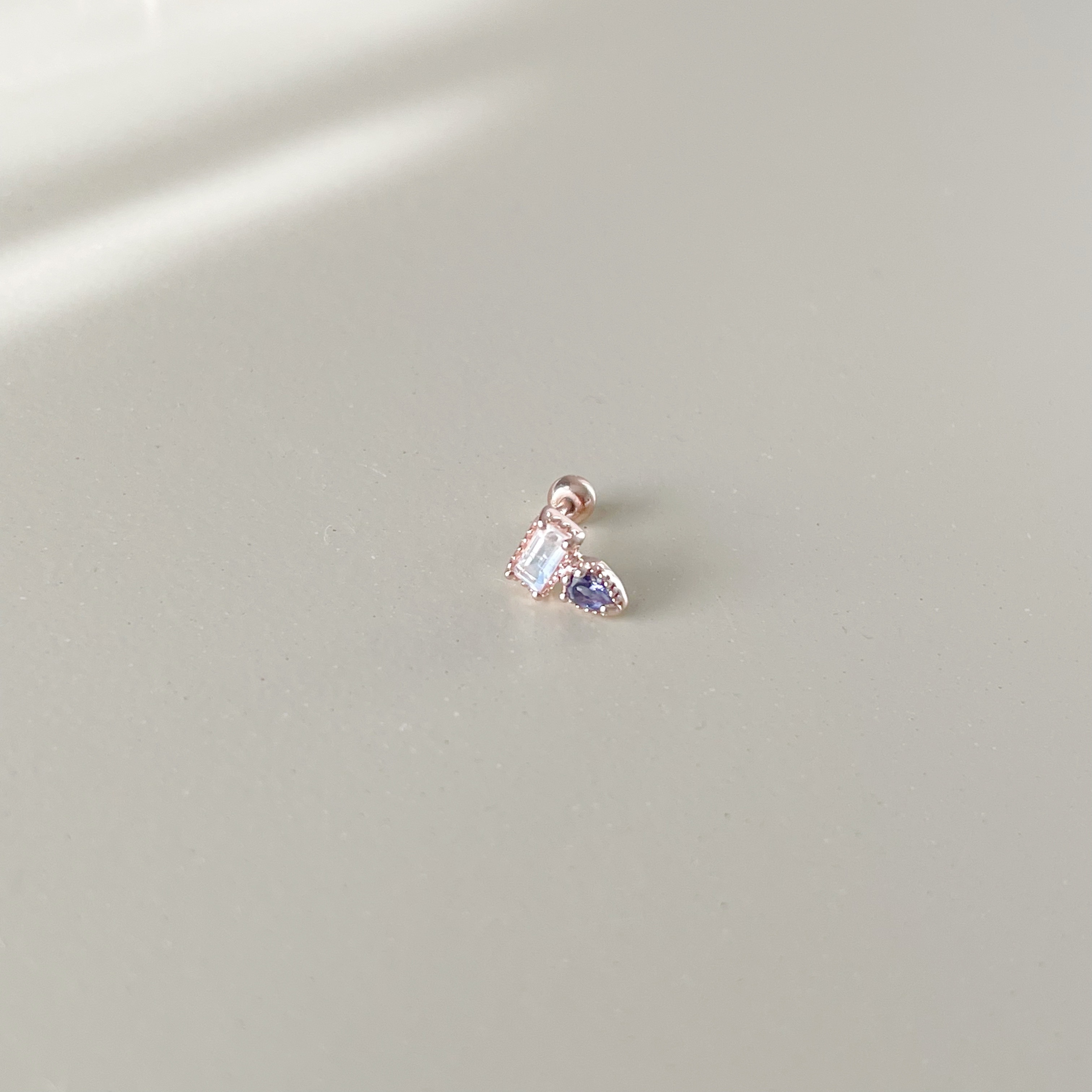 細方水滴月光菫青石轉珠耳環