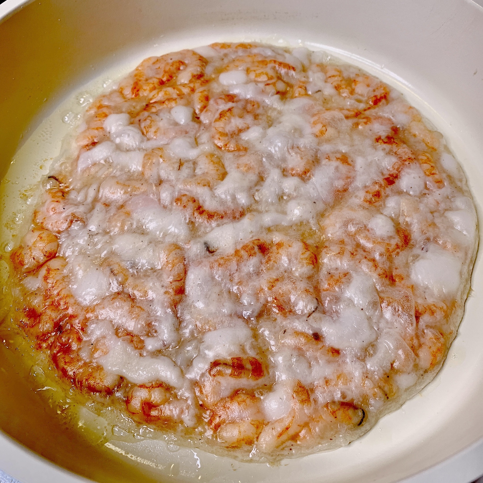 超多整尾蝦子在月亮蝦餅花枝蝦餅裡