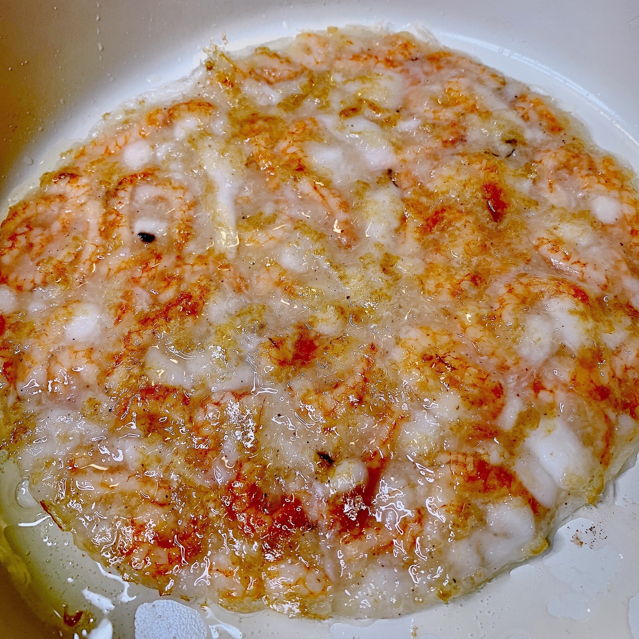 超多整尾蝦子在月亮蝦餅花枝蝦餅裡