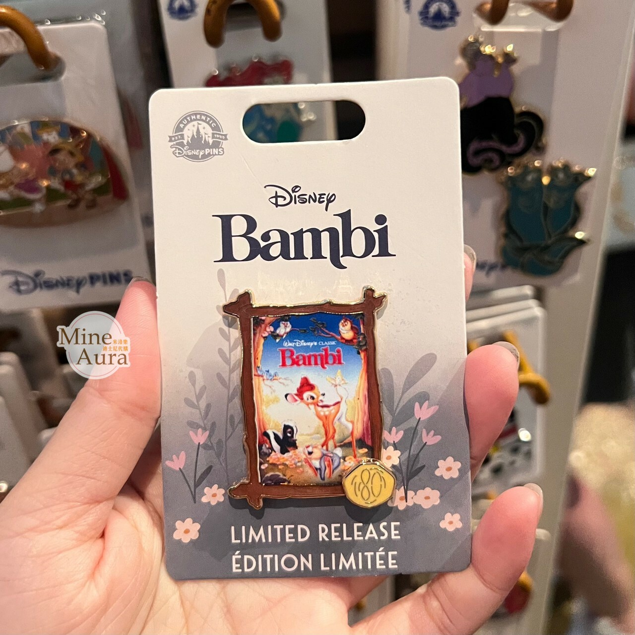 小鹿斑比 Bambi 木頭框 造型 徽章 PIN -香港迪士尼樂園