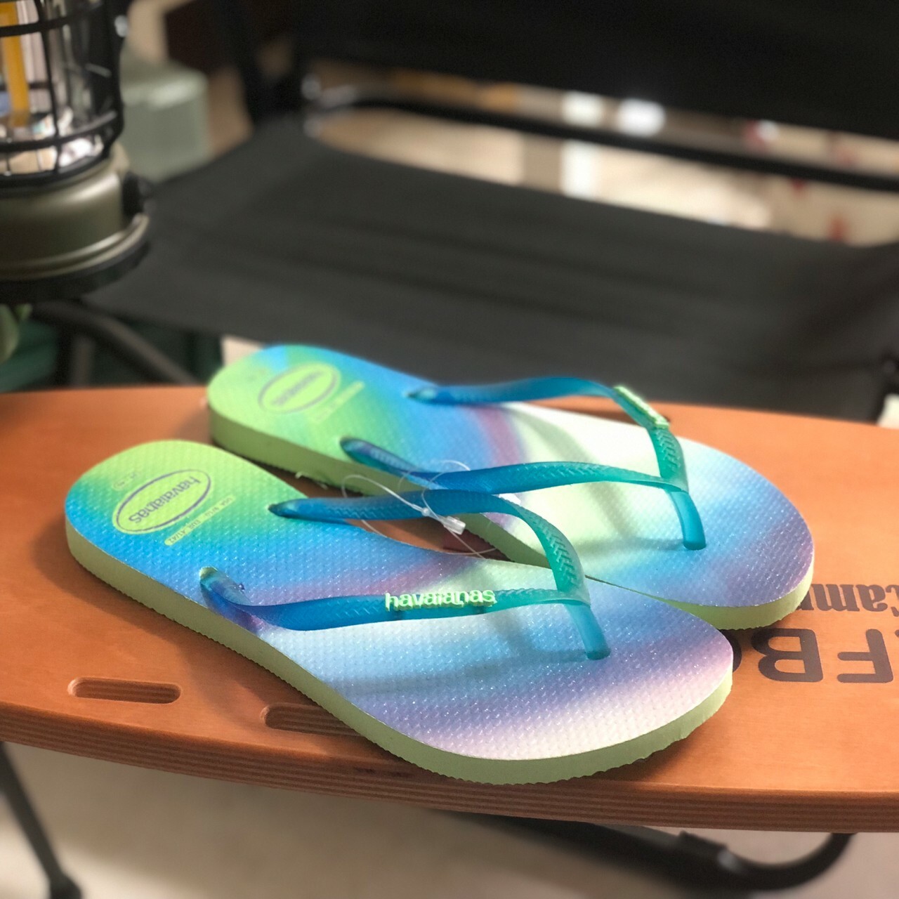 Havaianas 哈瓦仕 Slim Metallic Rainbow Flip Flops 拖鞋 夾腳拖 金屬色女款 4148256-1822W
