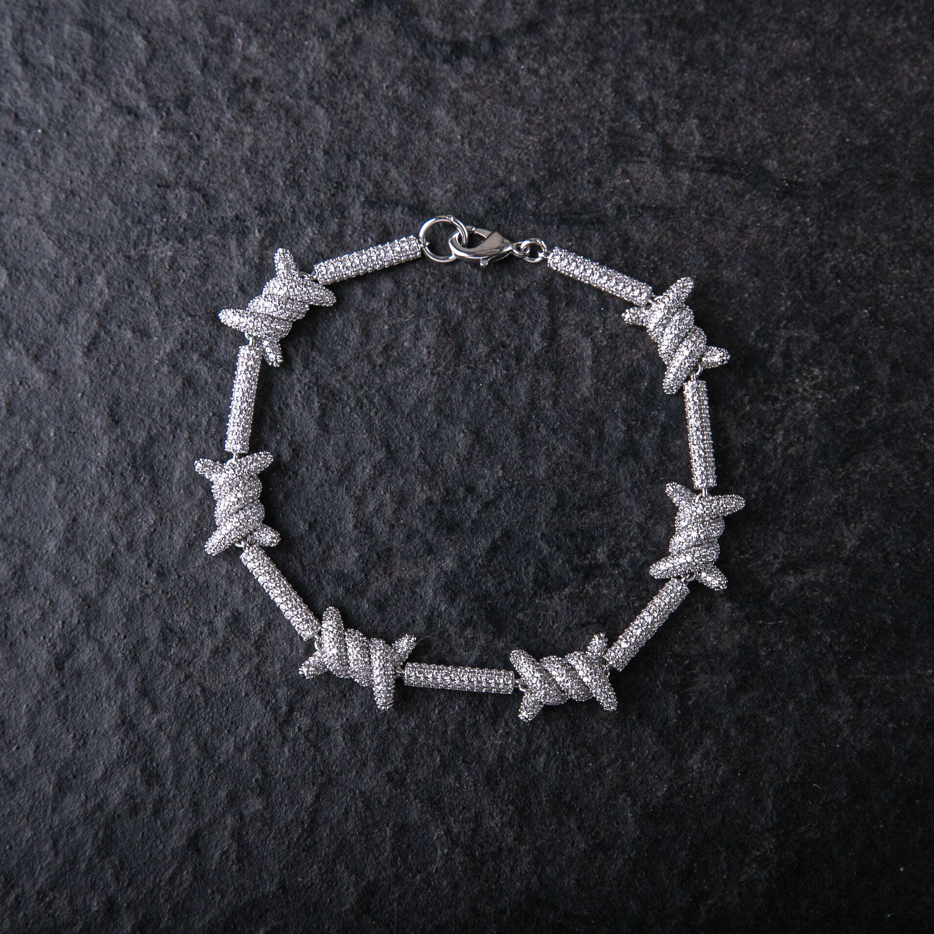 滿鑲立體荊棘手鍊