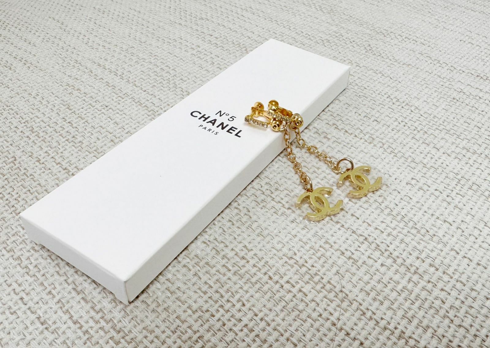 C vvip贈品吊飾改裝CC耳環 -M