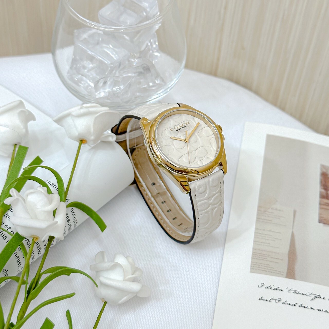 【COACH】時尚雙C滿版皮紋腕錶 CO14504141 36mm 現代鐘錶