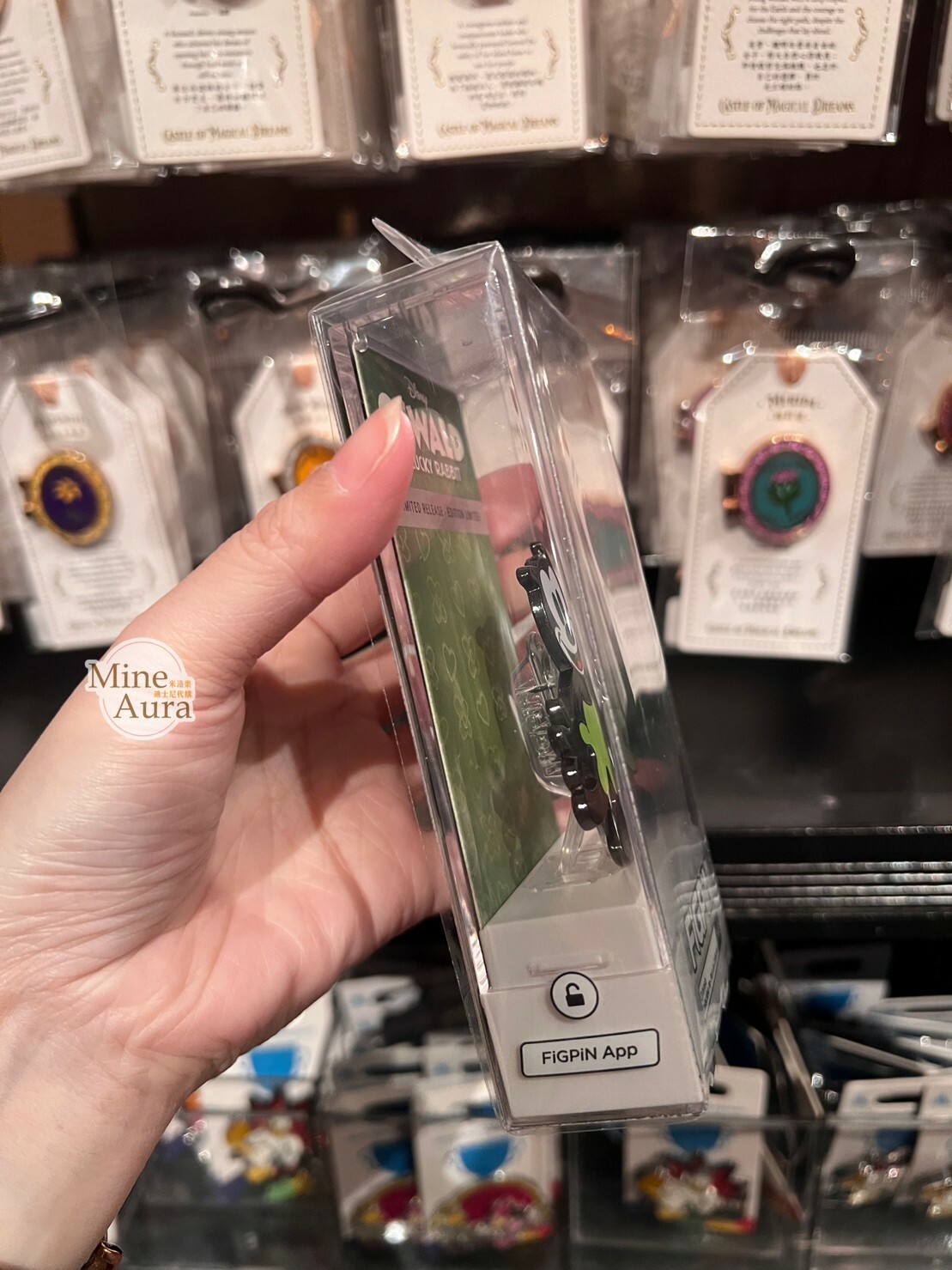 幸運兔 奧斯華 Oswald 女友 Ortensia 造型 徽章 PIN -香港迪士尼樂園