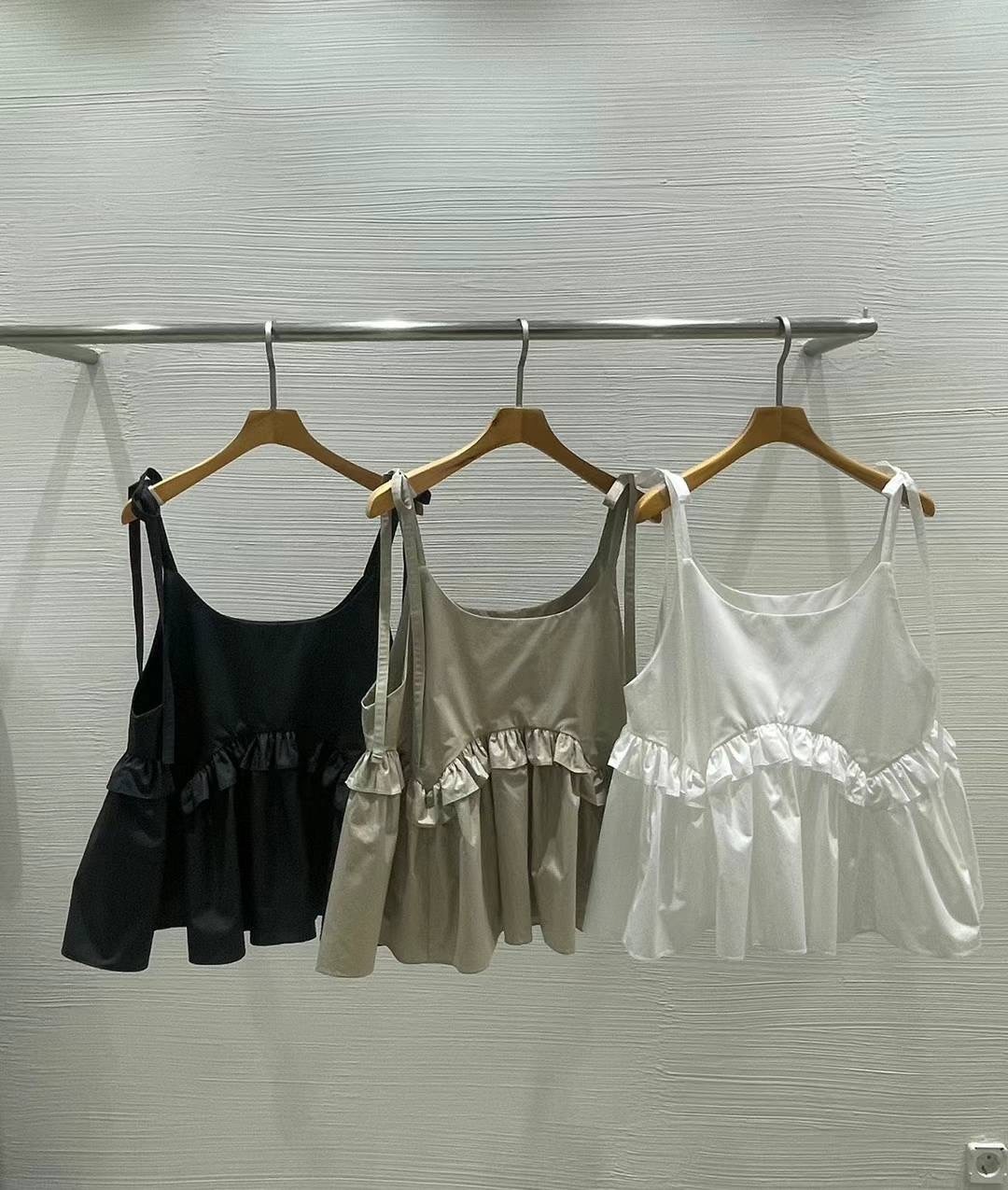 (現貨)回頭率很高的蝴蝶結背心｜ 韓國連線