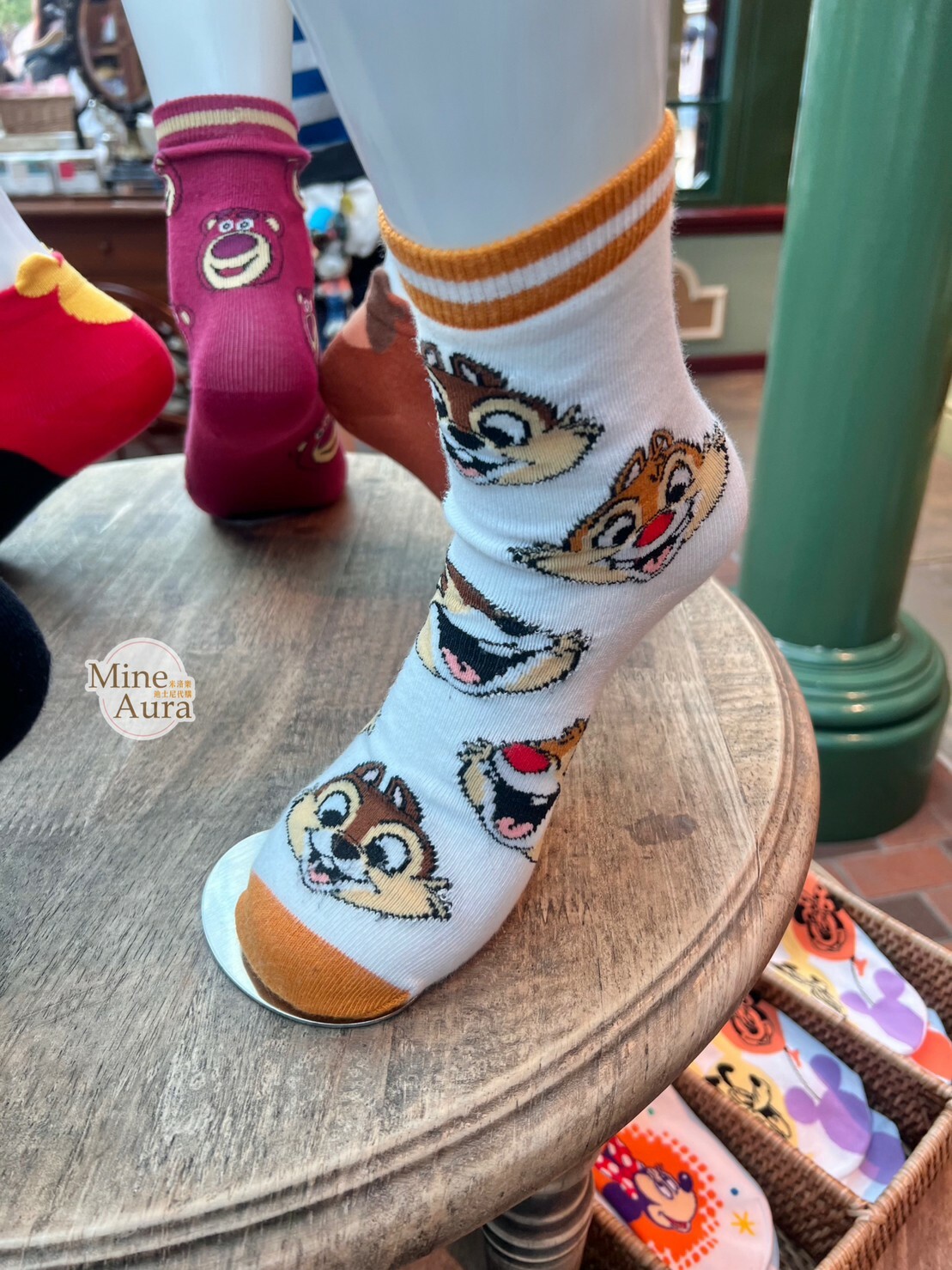 奇奇蒂蒂 Chip 'n Dale 大頭圖案 白底 襪子 -香港迪士尼樂園