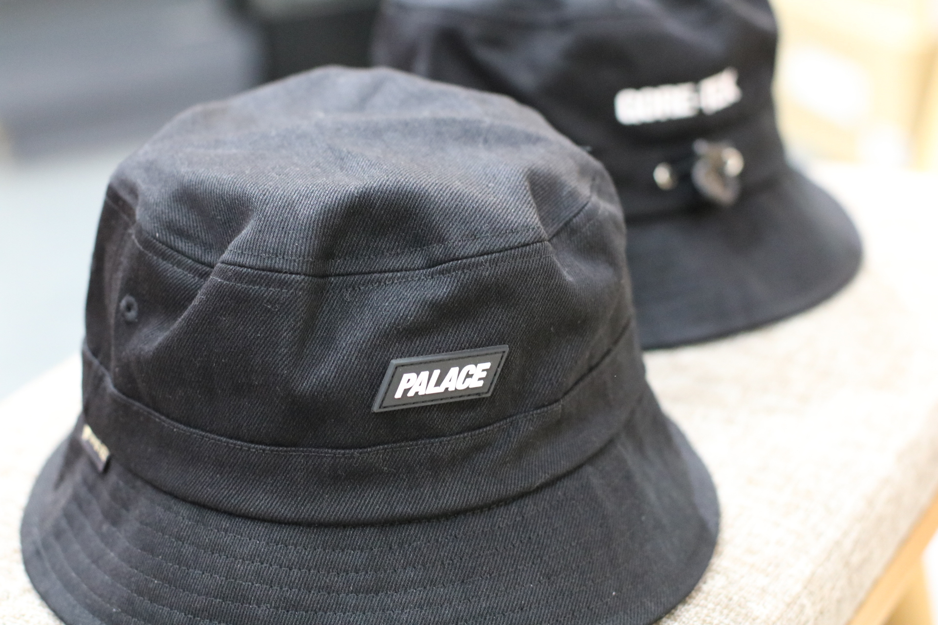 PALACE GORE-TEX BUCKET BLACK DENIM