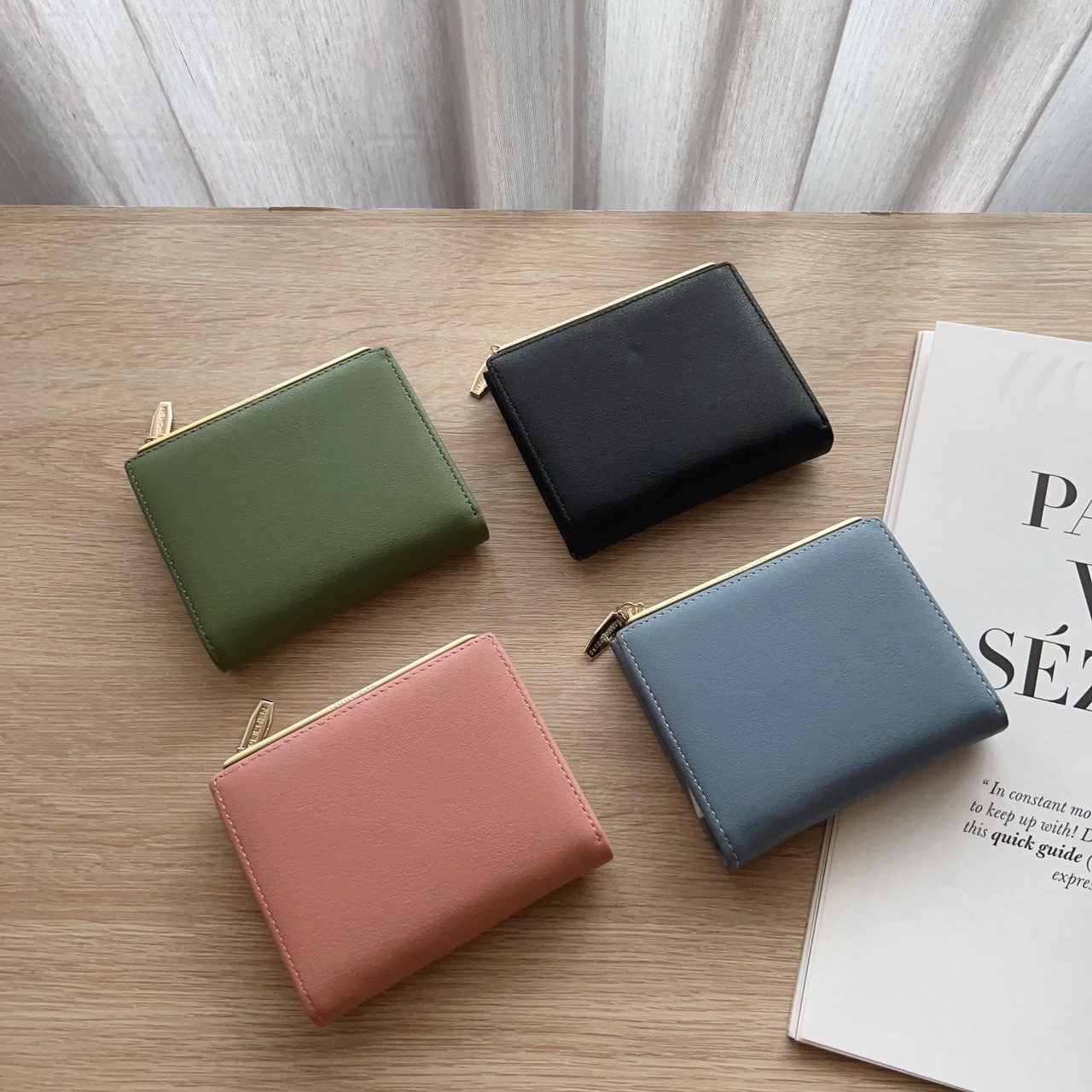 輕薄素面短夾/四色