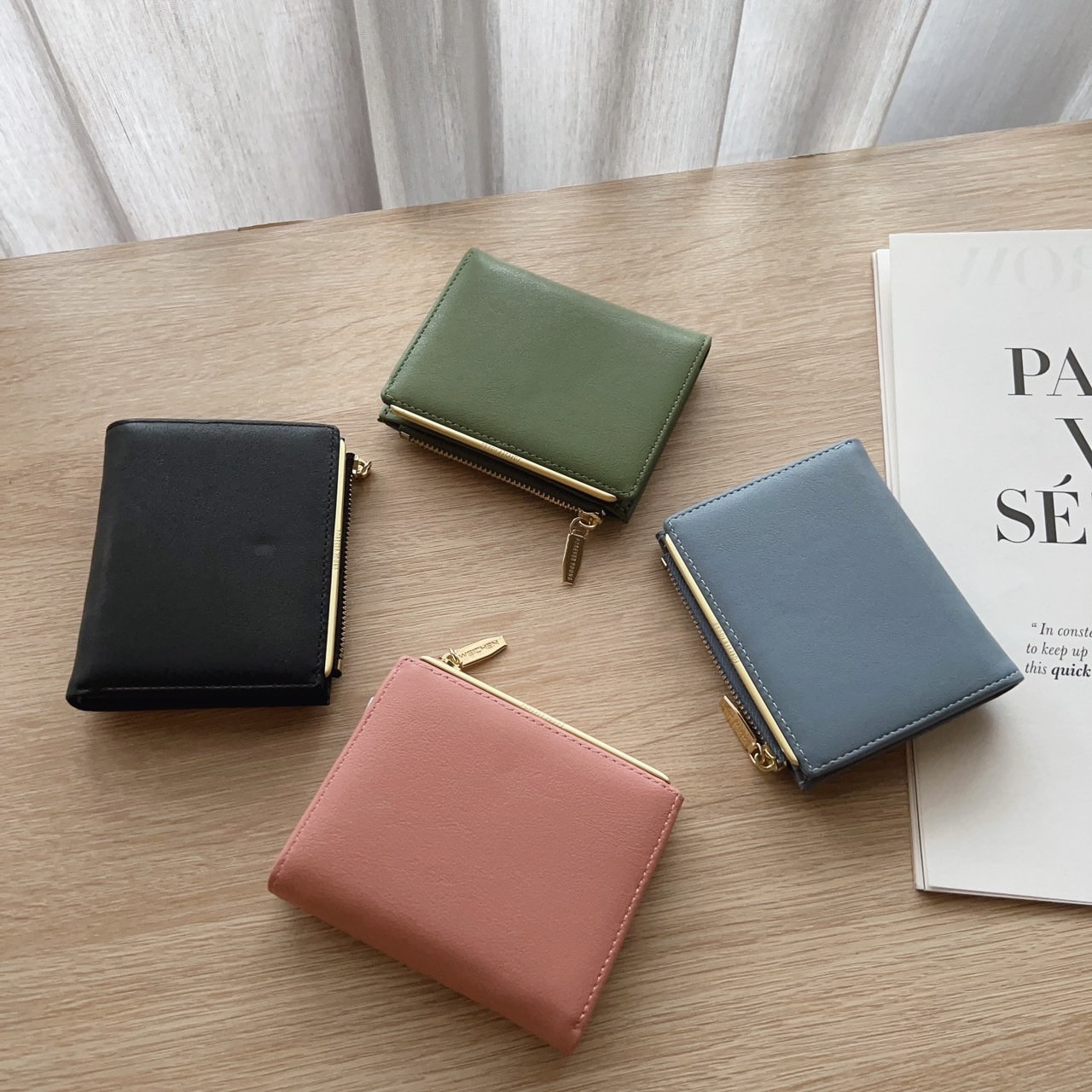 輕薄素面短夾/四色