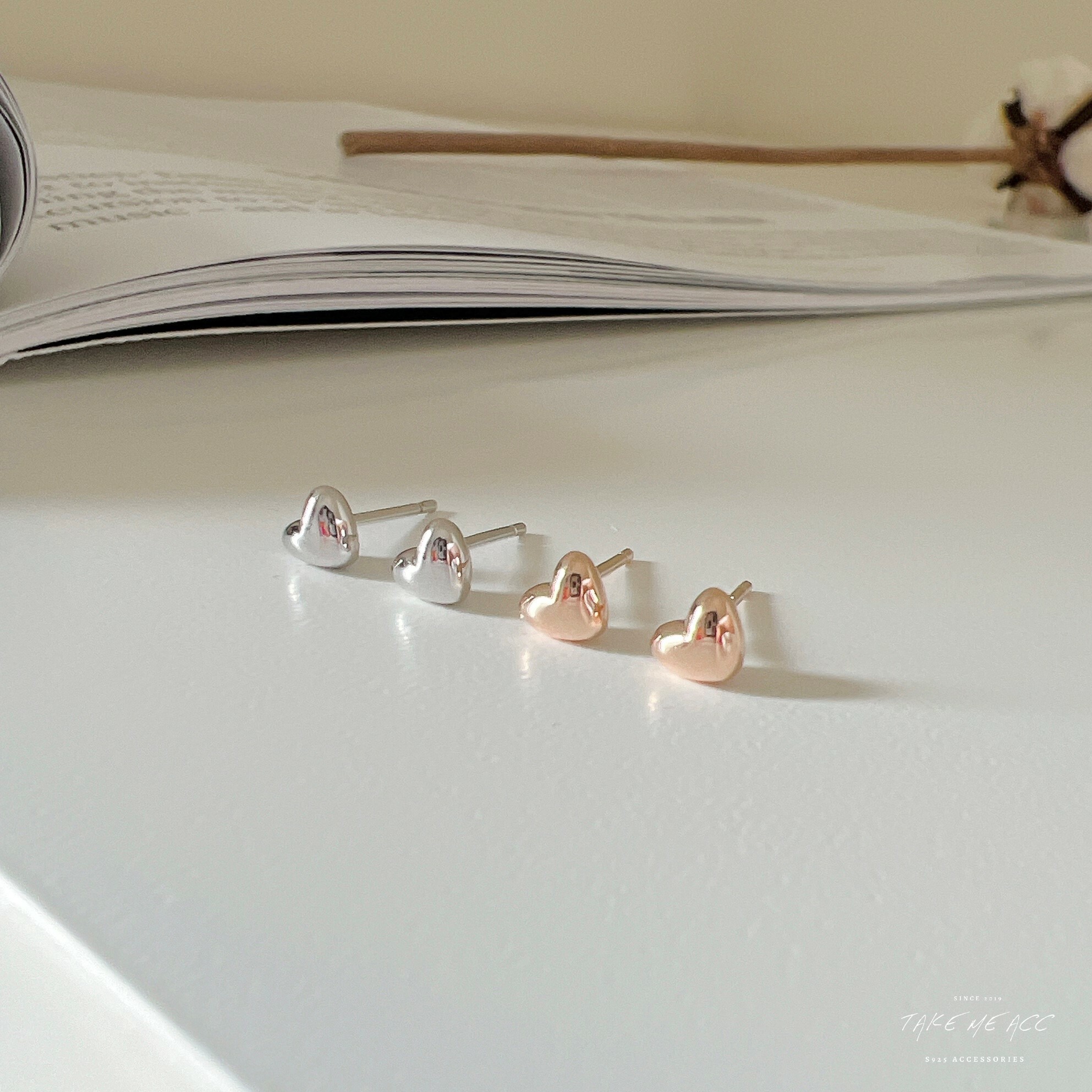 妳們許願的若有似無迷你愛心純銀耳環｜ 韓國連線